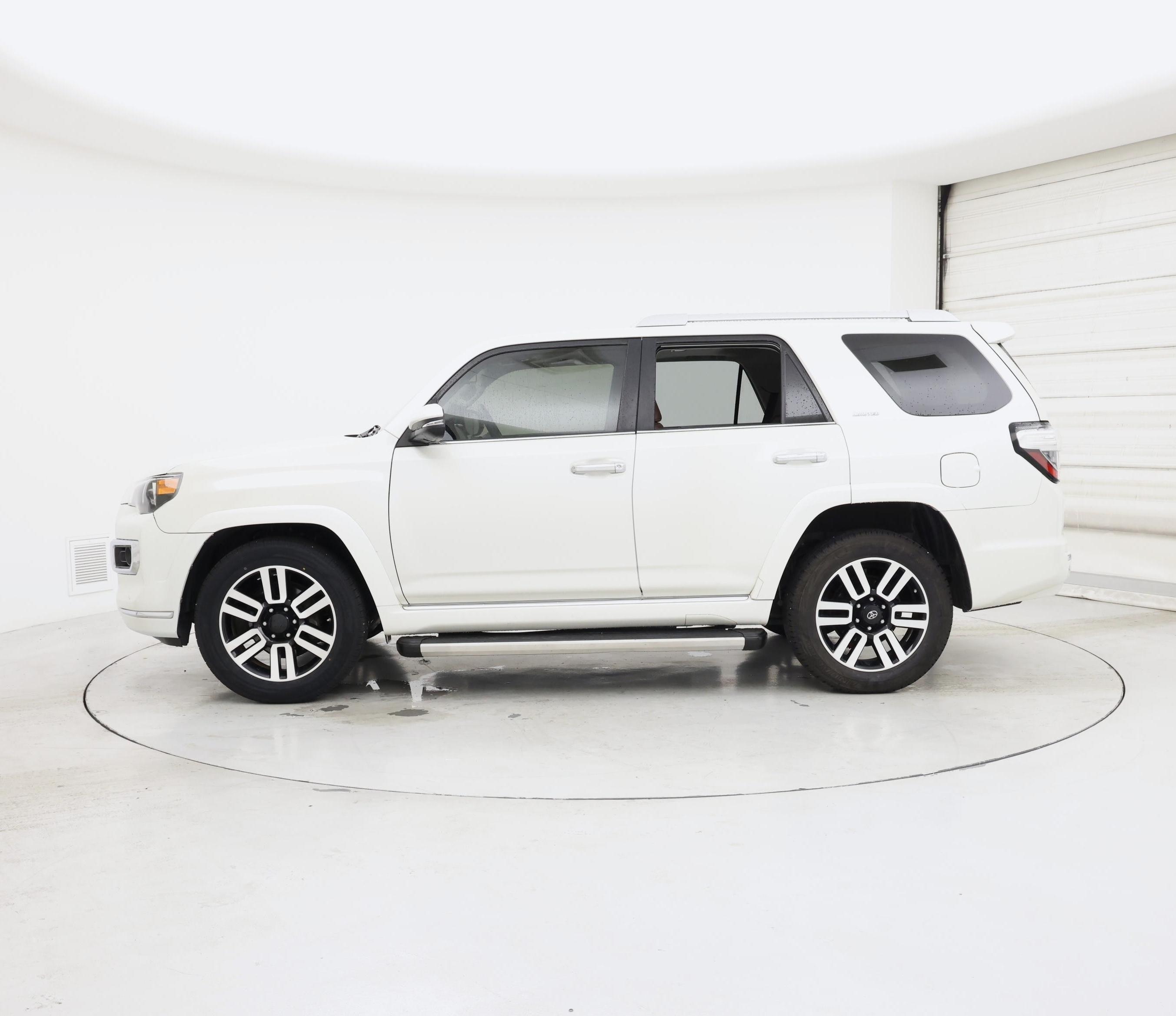 Thumbnail: 2021 Toyota 4Runner - 3