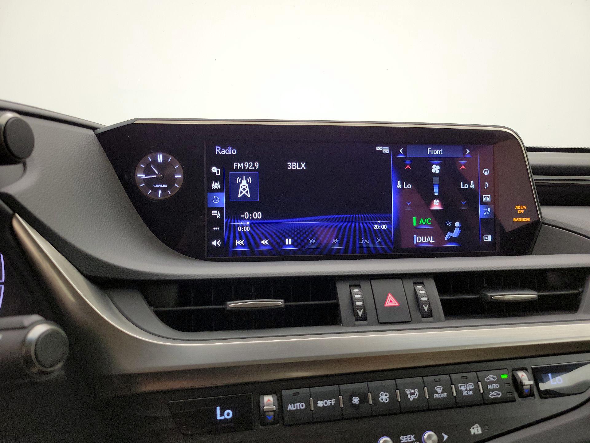 Thumbnail: 2021 Lexus ES - 15