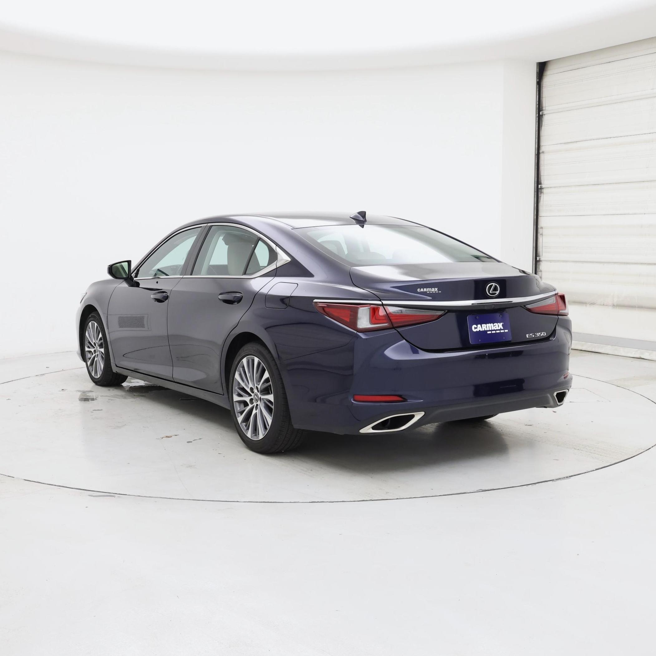 Thumbnail: 2021 Lexus ES - 2