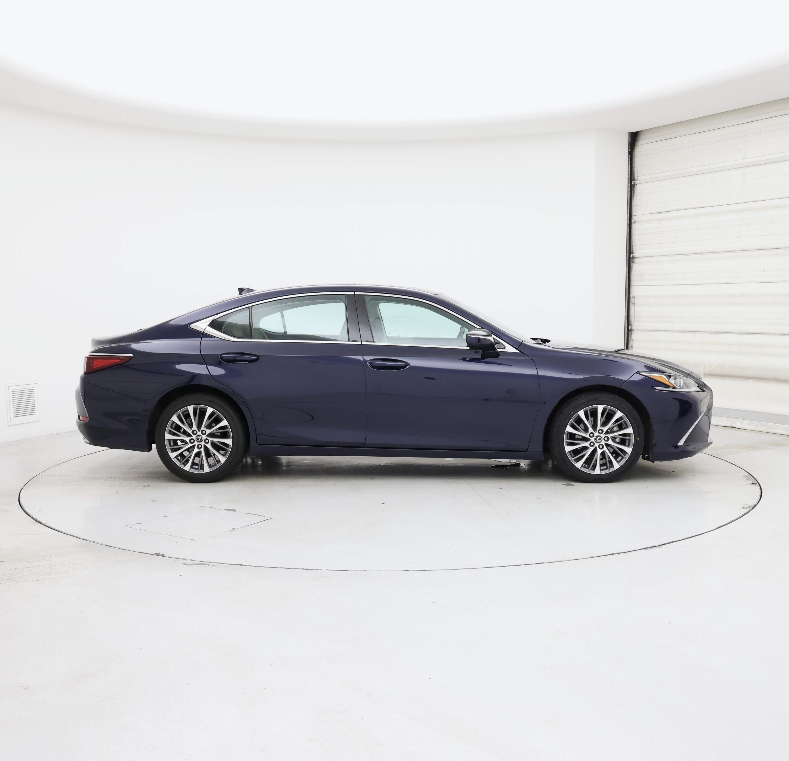 Thumbnail: 2021 Lexus ES - 7