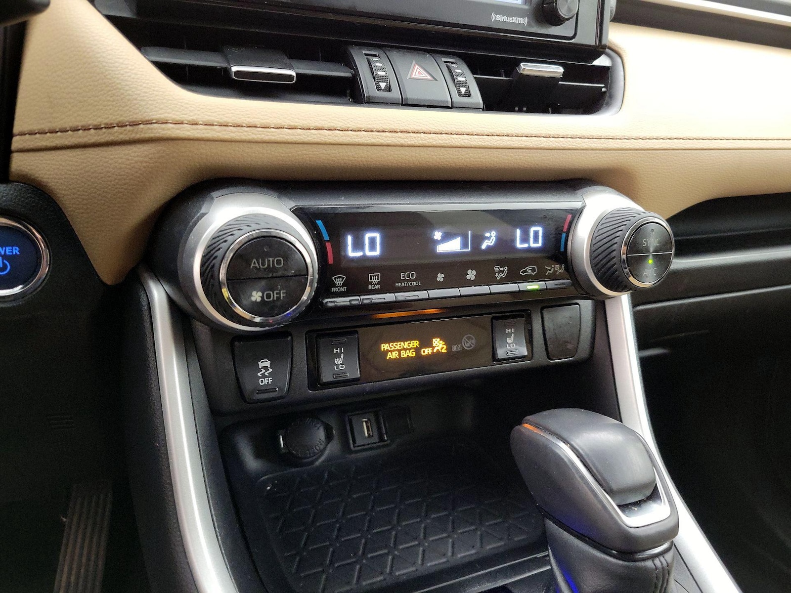 2021 Toyota RAV4 XLE Premium - Photo 17