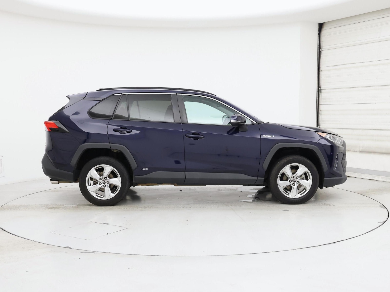 2021 Toyota RAV4 XLE Premium - Photo 8
