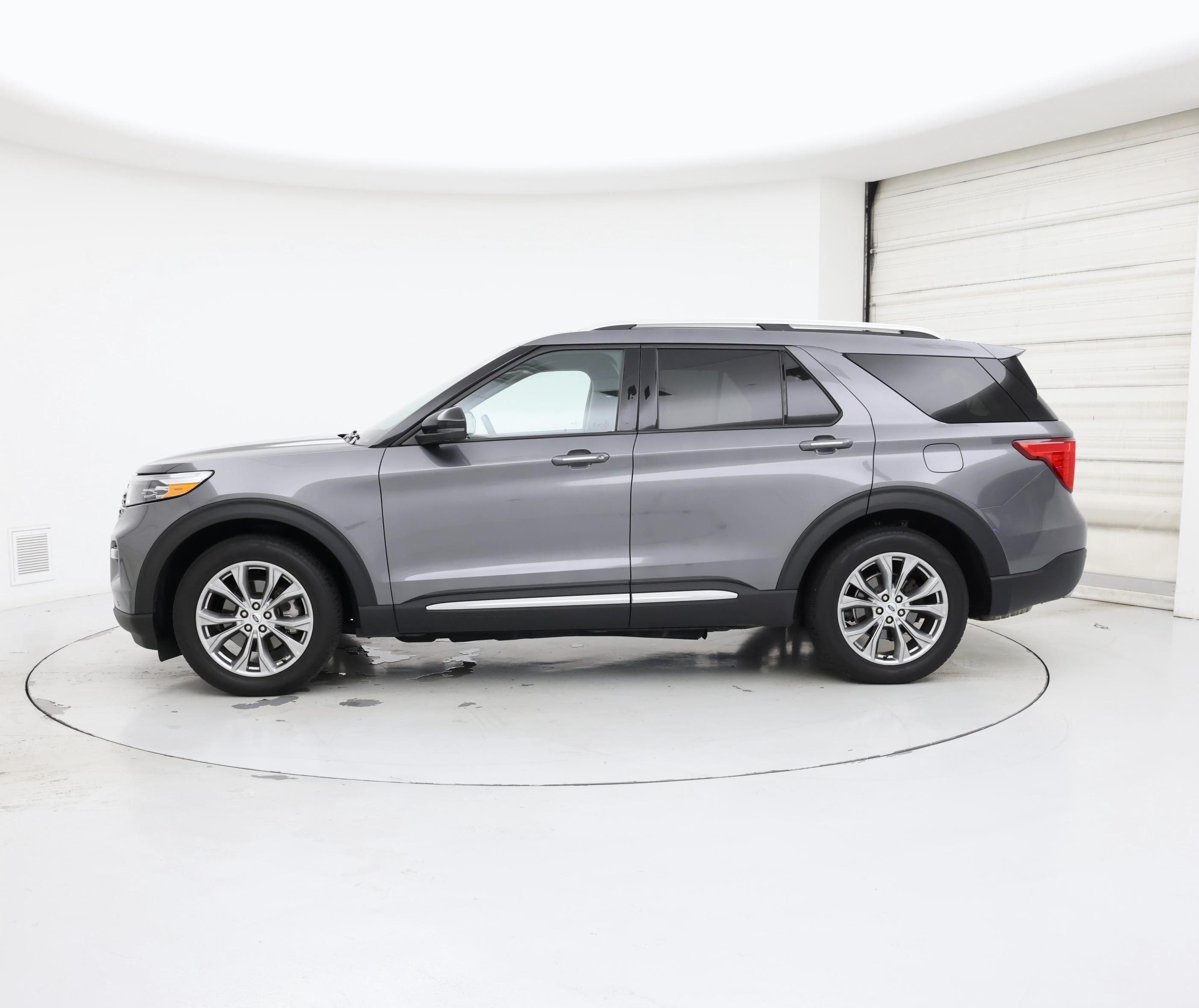 Thumbnail: 2022 Ford Explorer - 3