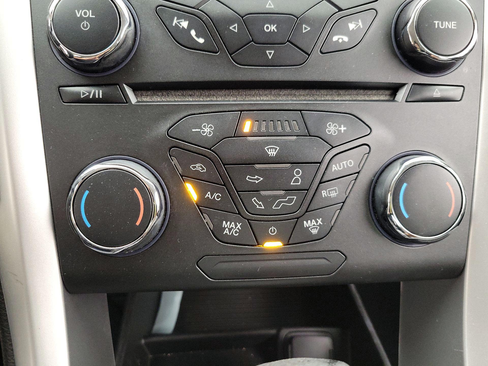 Thumbnail: 2016 Ford Fusion - 16