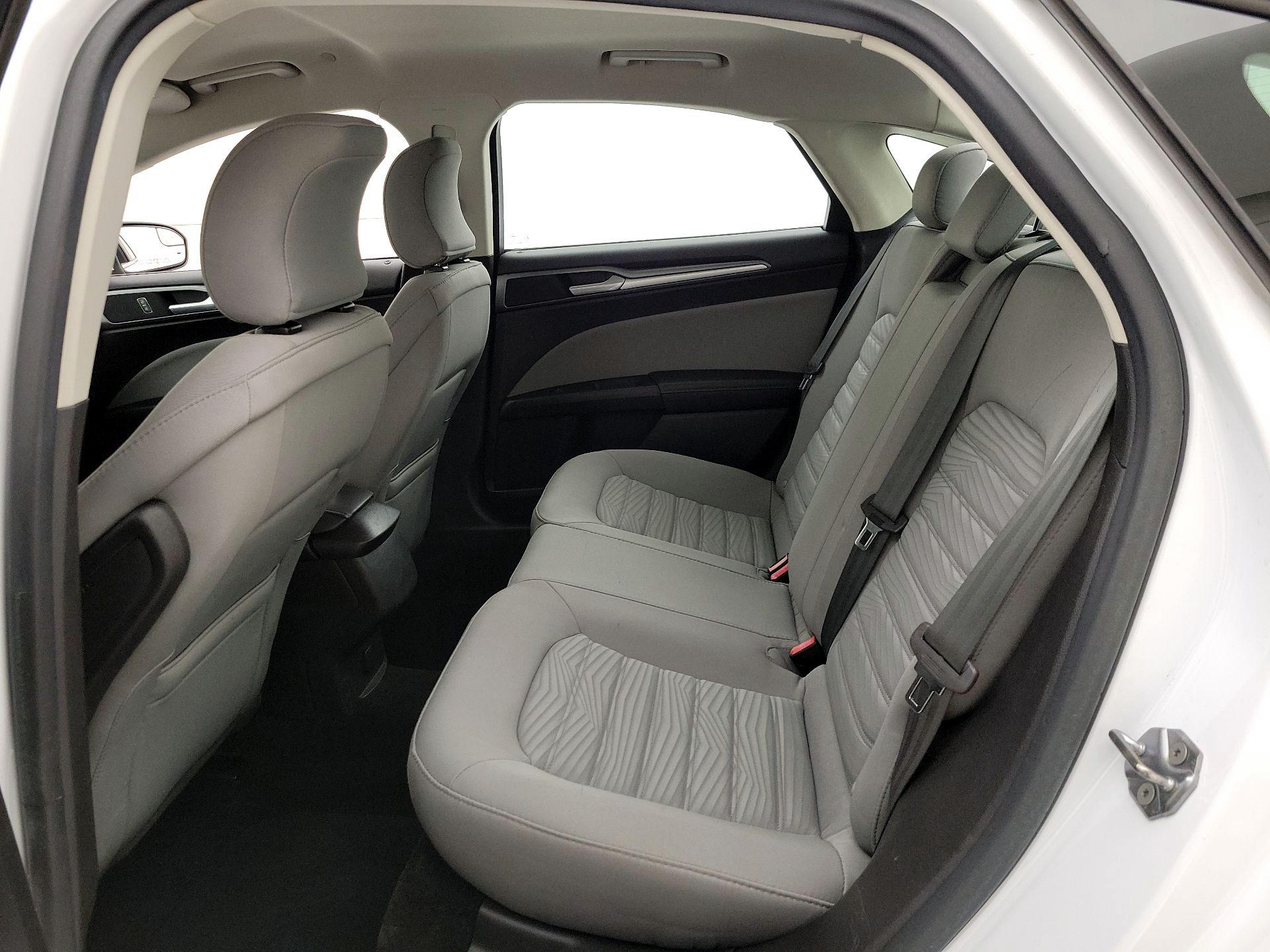 Thumbnail: 2016 Ford Fusion - 19