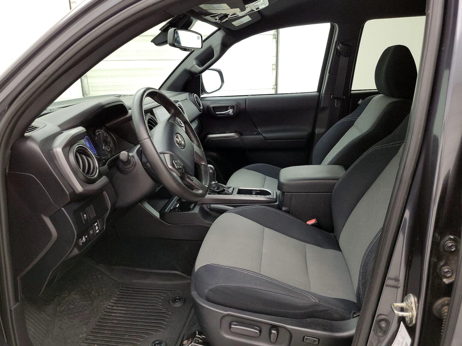 Power Seat(s) & Side Airbags