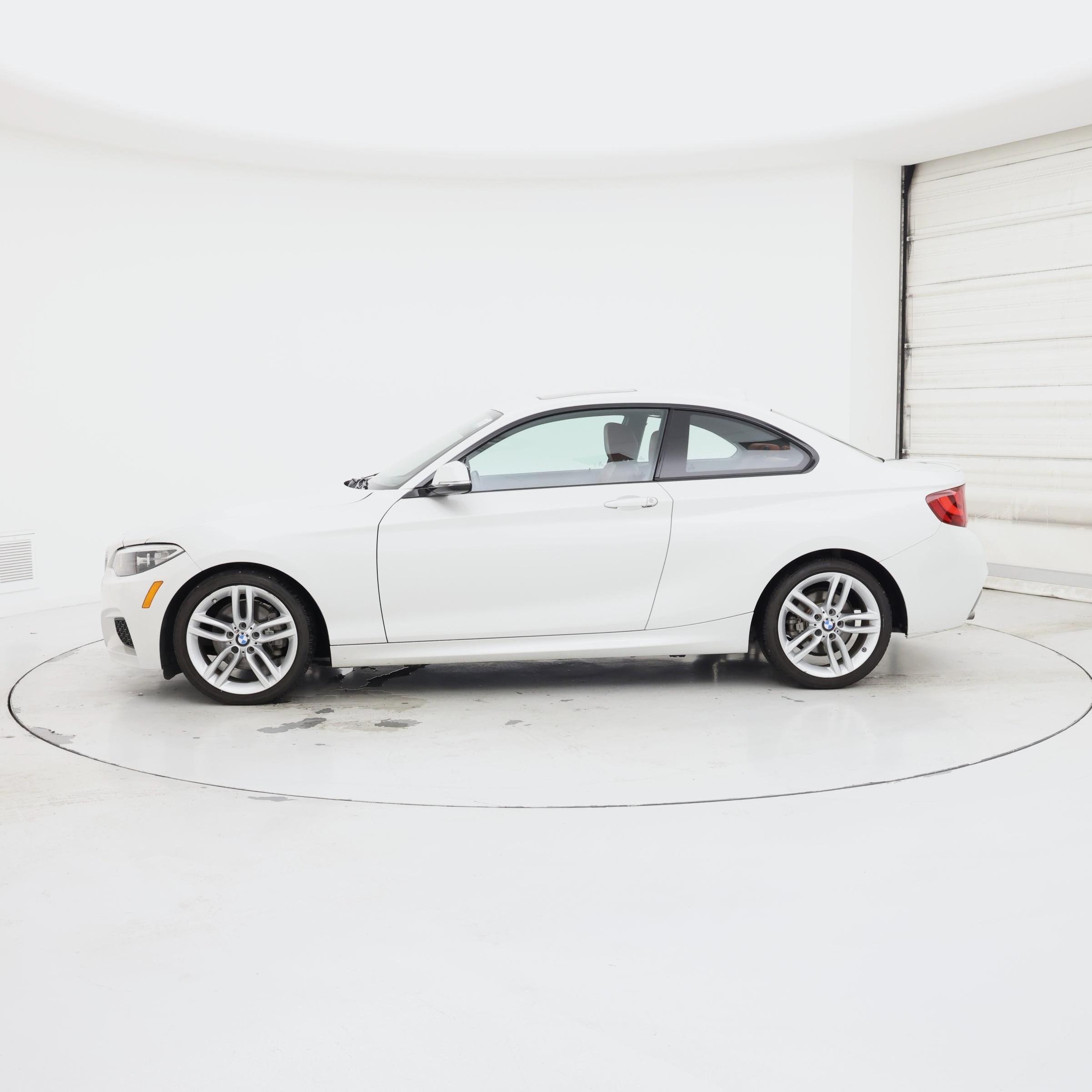 Thumbnail: 2016 BMW 2 Series - 3