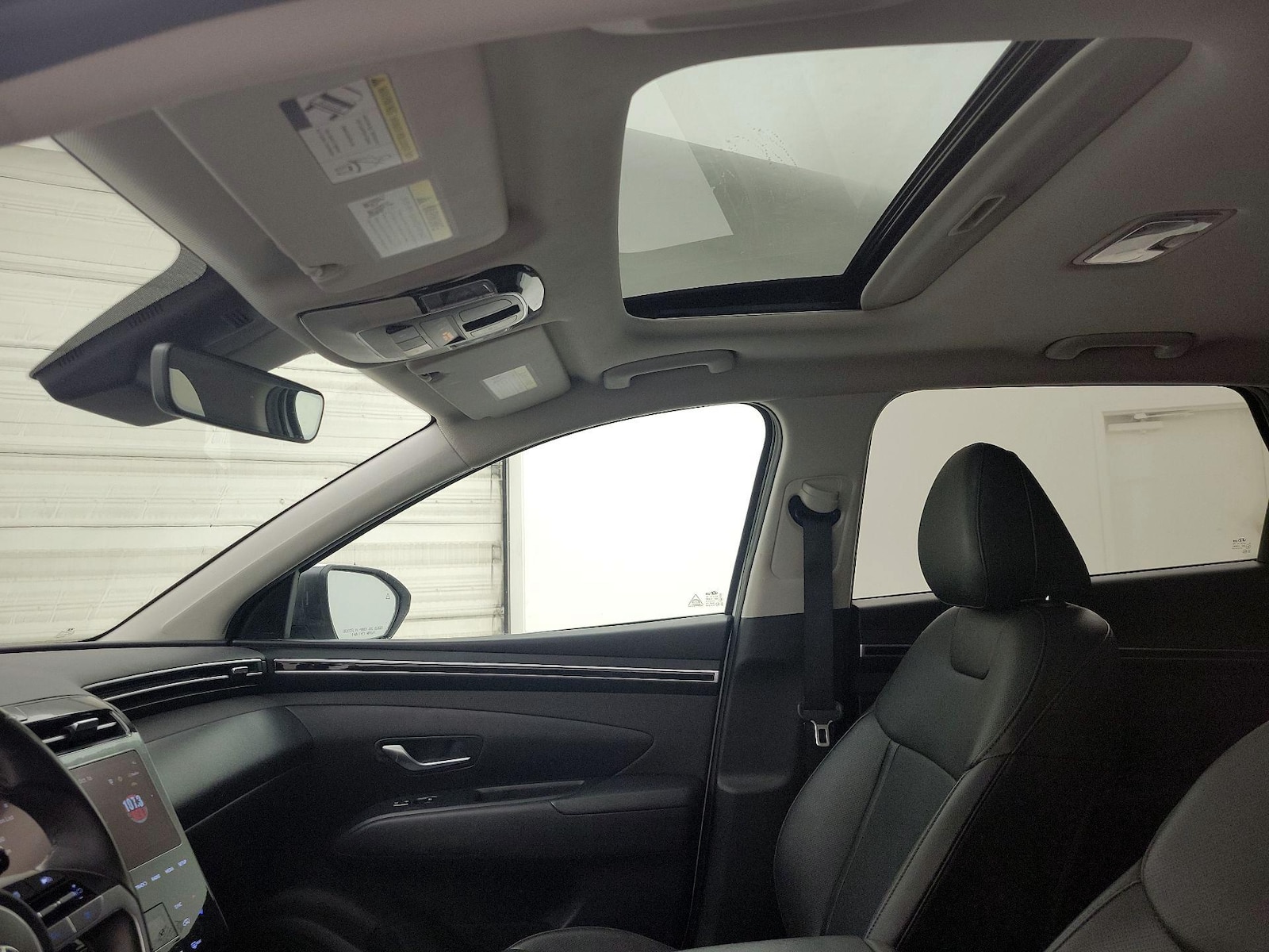 Sunroof(s) & Overhead Airbags