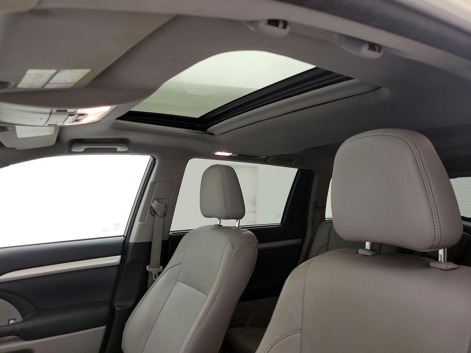 Sunroof(s) & Overhead Airbags