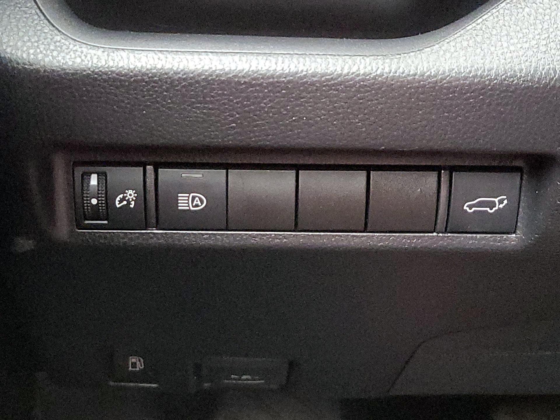 Thumbnail: 2021 Toyota RAV4 - 13