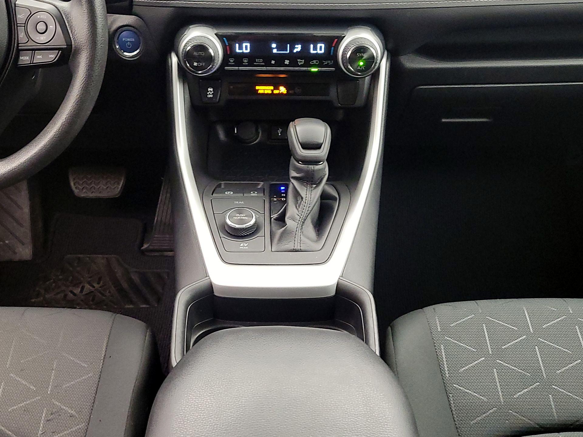 Thumbnail: 2021 Toyota RAV4 - 17