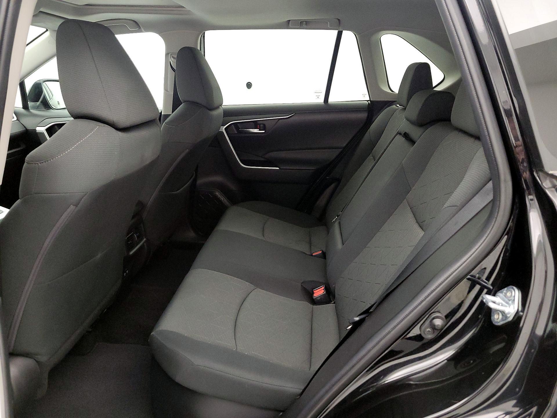 Thumbnail: 2021 Toyota RAV4 - 20