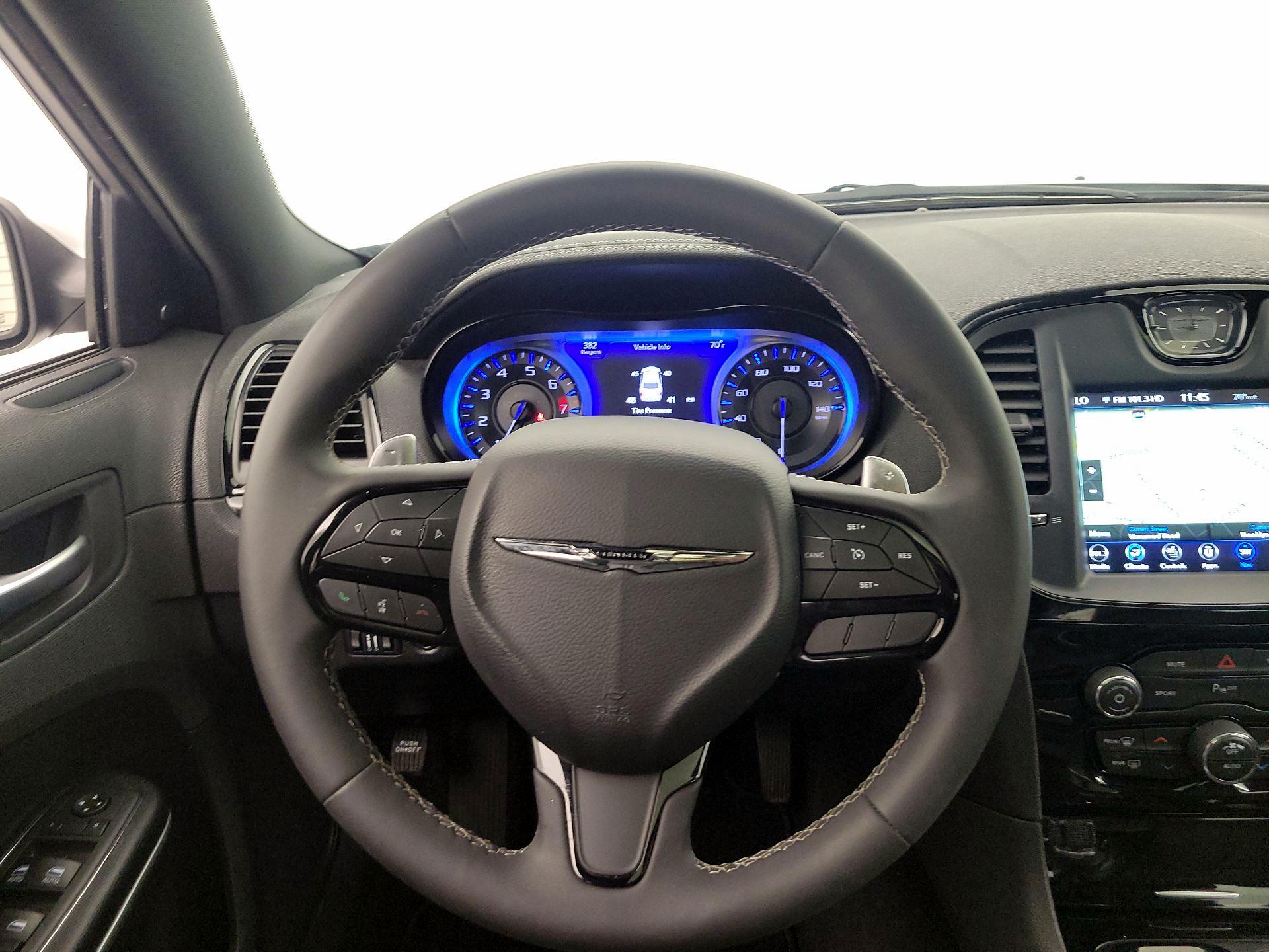 Thumbnail: 2023 Chrysler 300 - 10