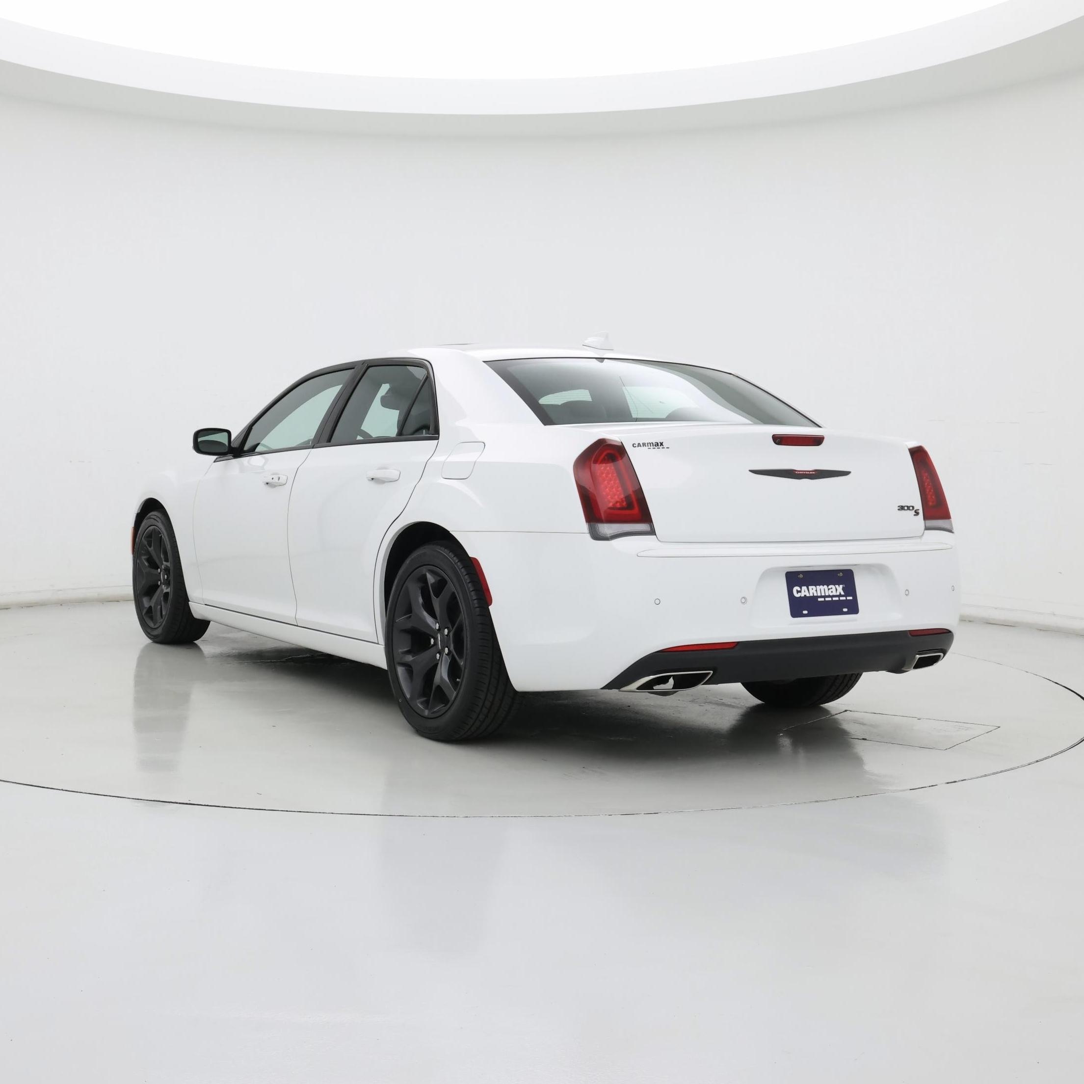 Thumbnail: 2023 Chrysler 300 - 2