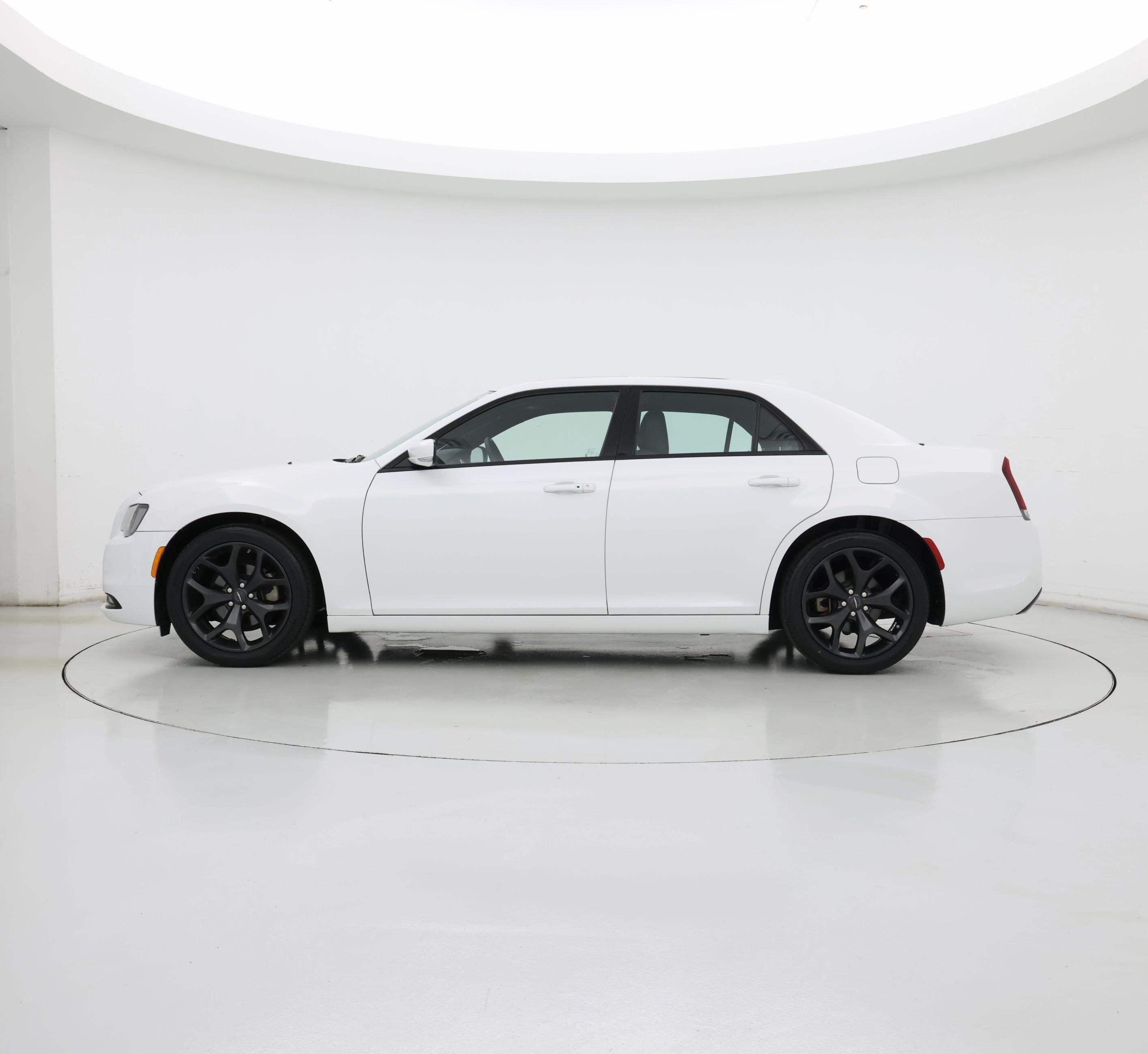 Thumbnail: 2023 Chrysler 300 - 3