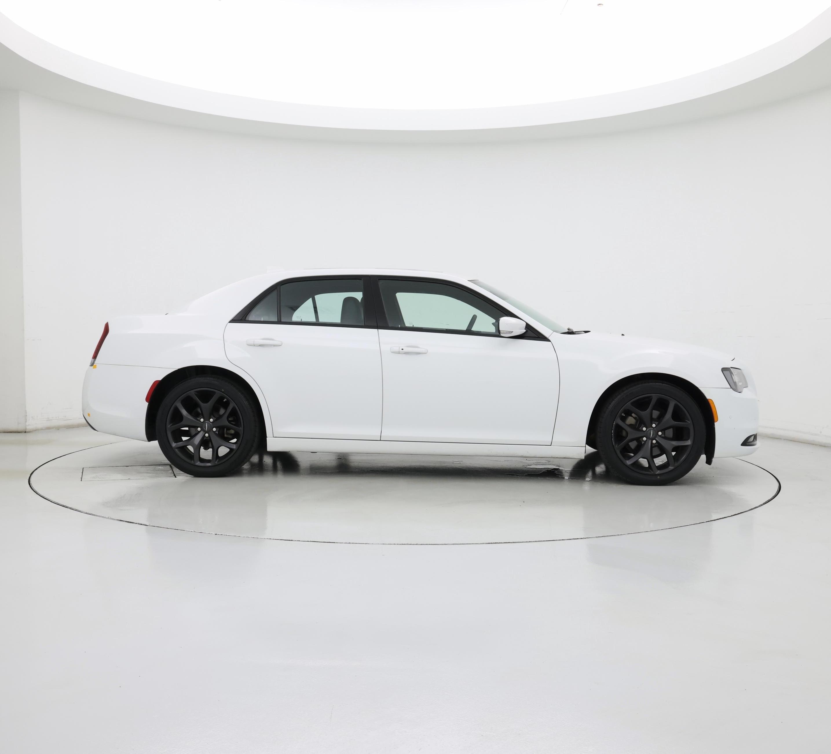 Thumbnail: 2023 Chrysler 300 - 7