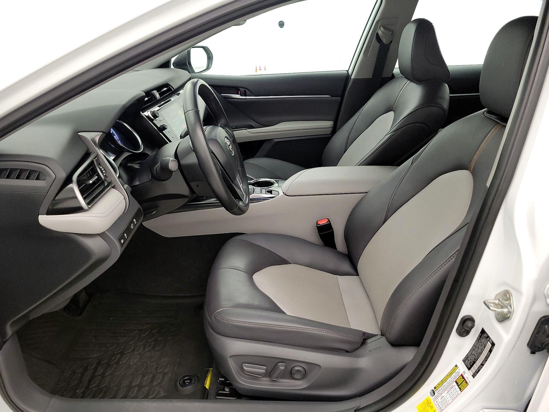 Thumbnail: 2020 Toyota Camry - 11