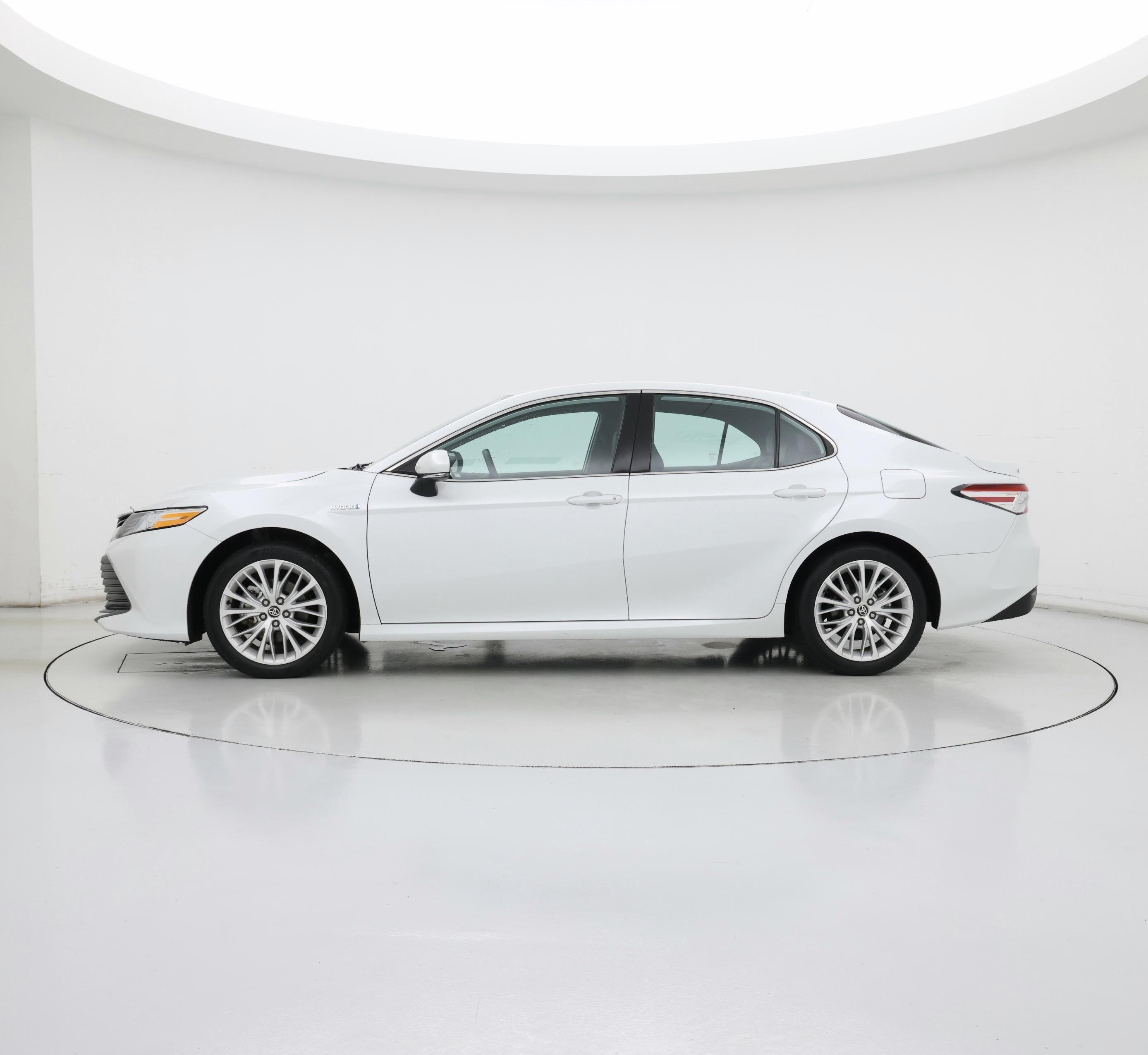 Thumbnail: 2020 Toyota Camry - 3