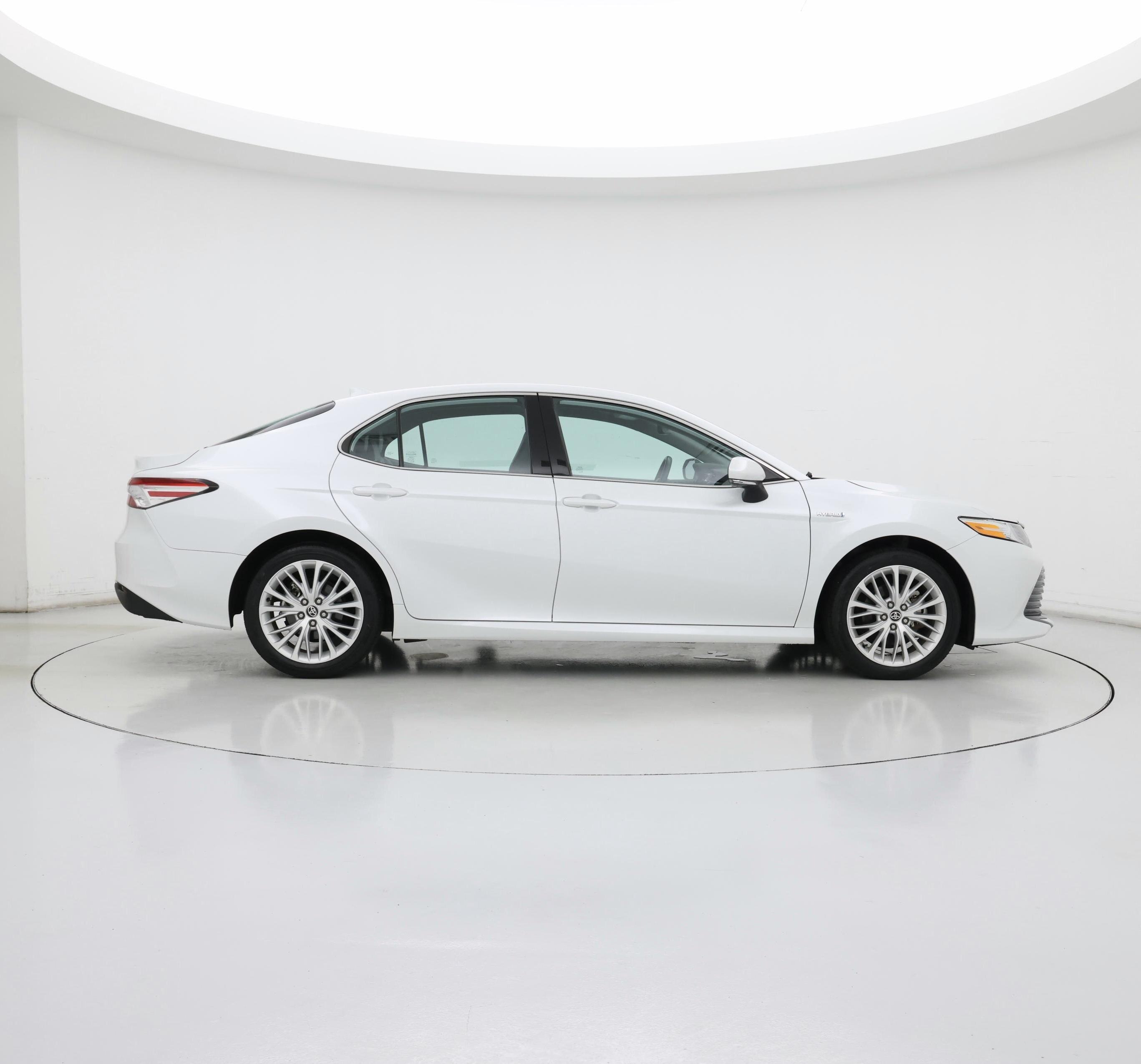 Thumbnail: 2020 Toyota Camry - 7