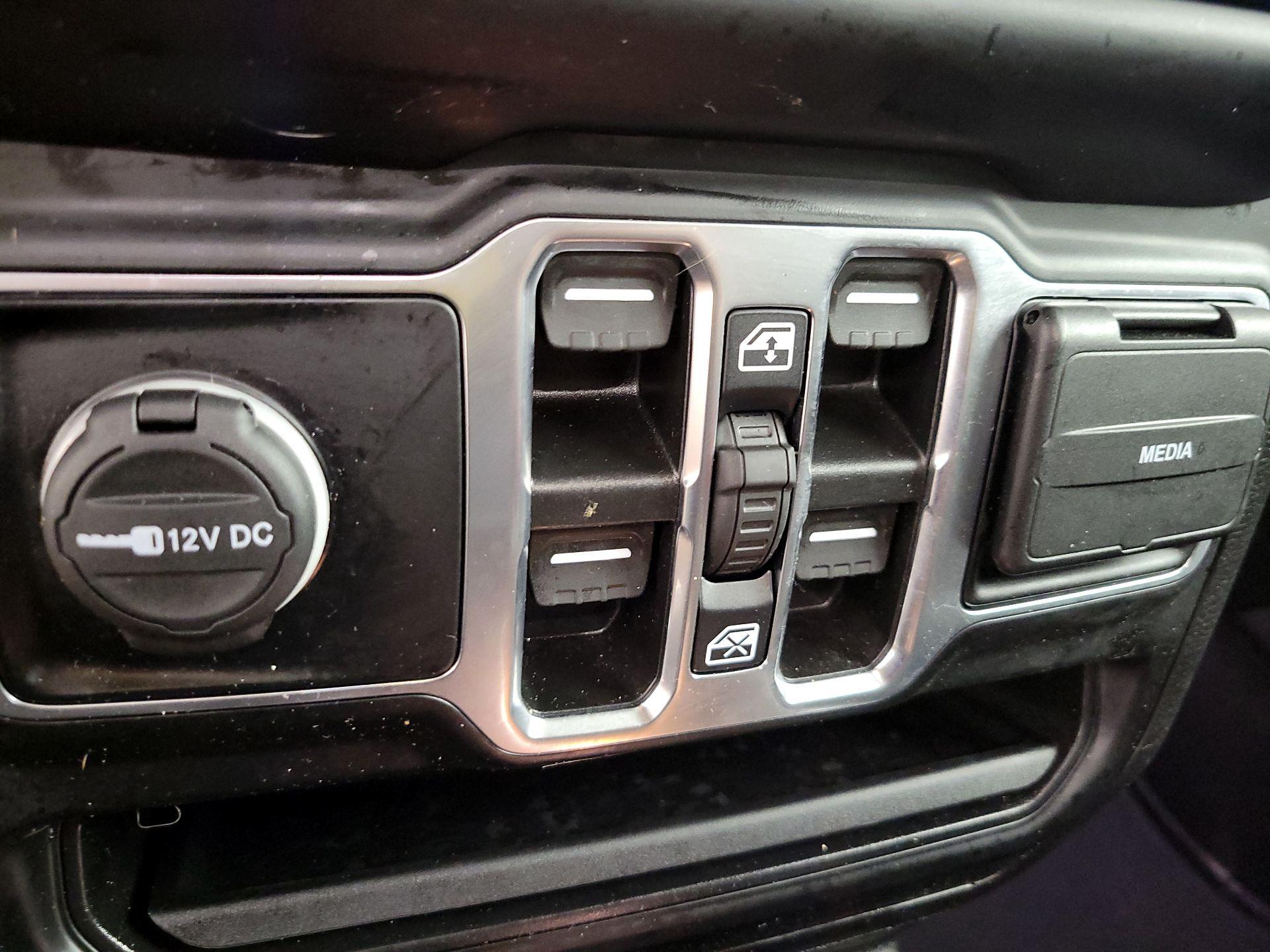 Thumbnail: 2022 Jeep Wrangler - 19