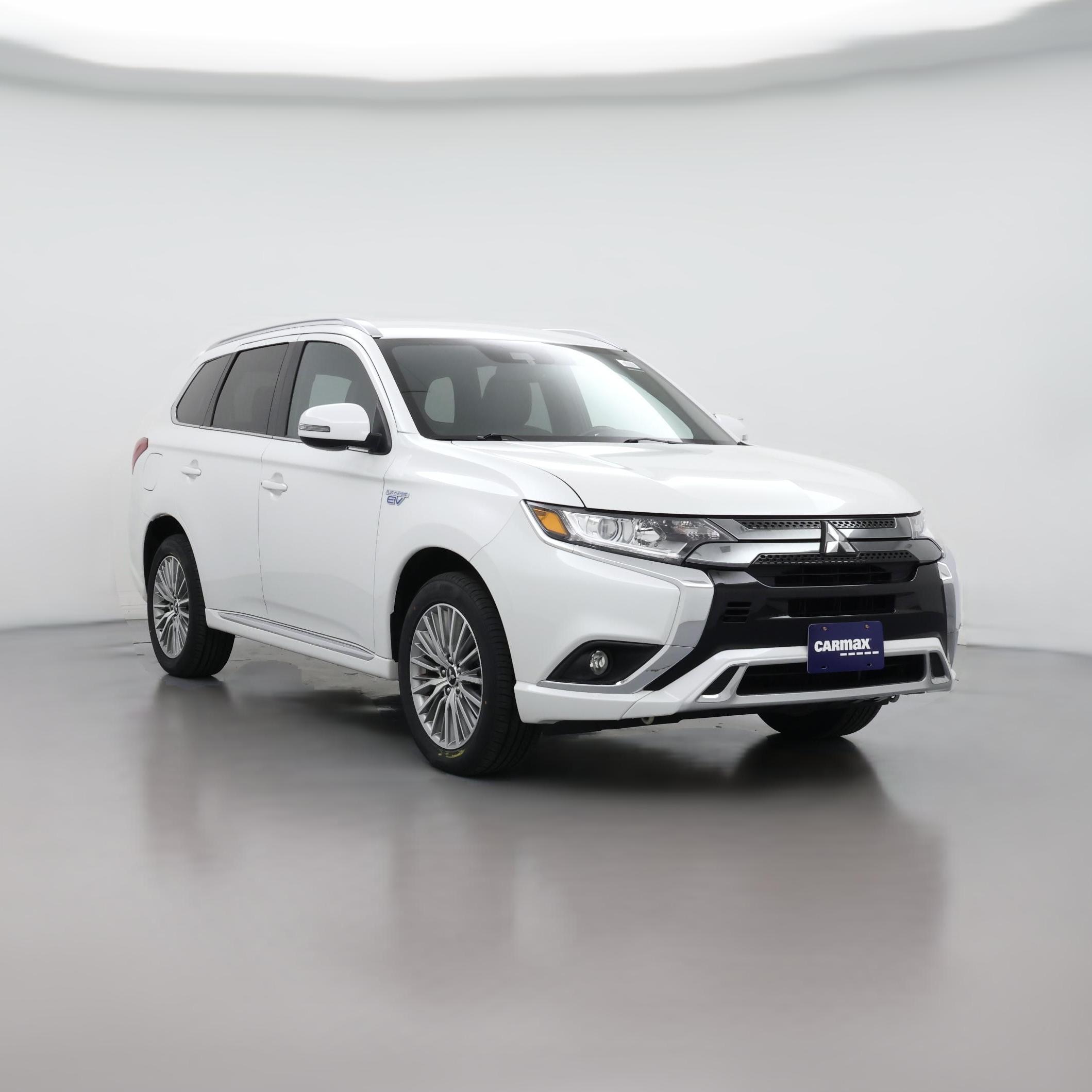 Thumbnail: 2020 Mitsubishi Outlander - 1