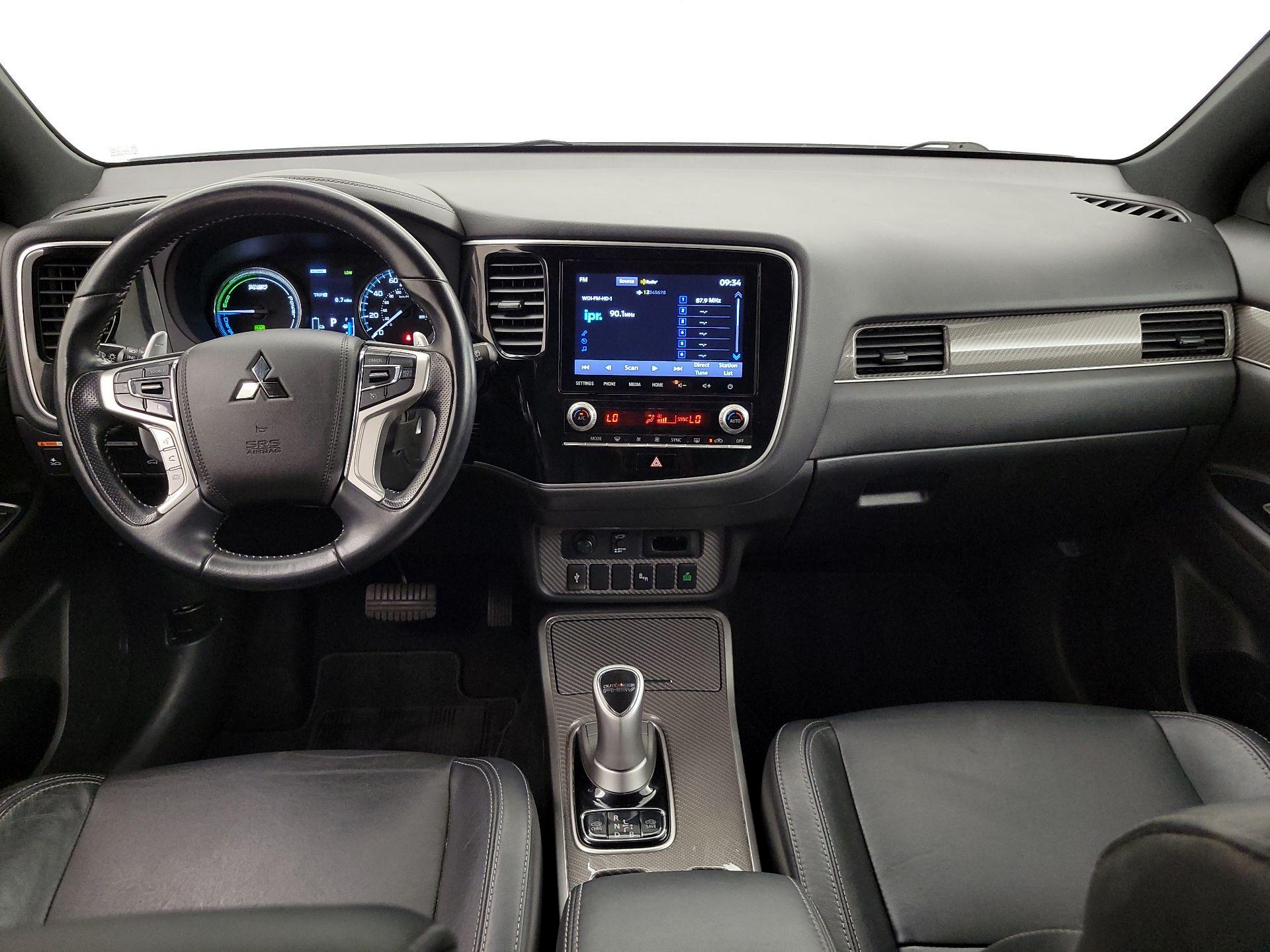 Thumbnail: 2020 Mitsubishi Outlander - 9