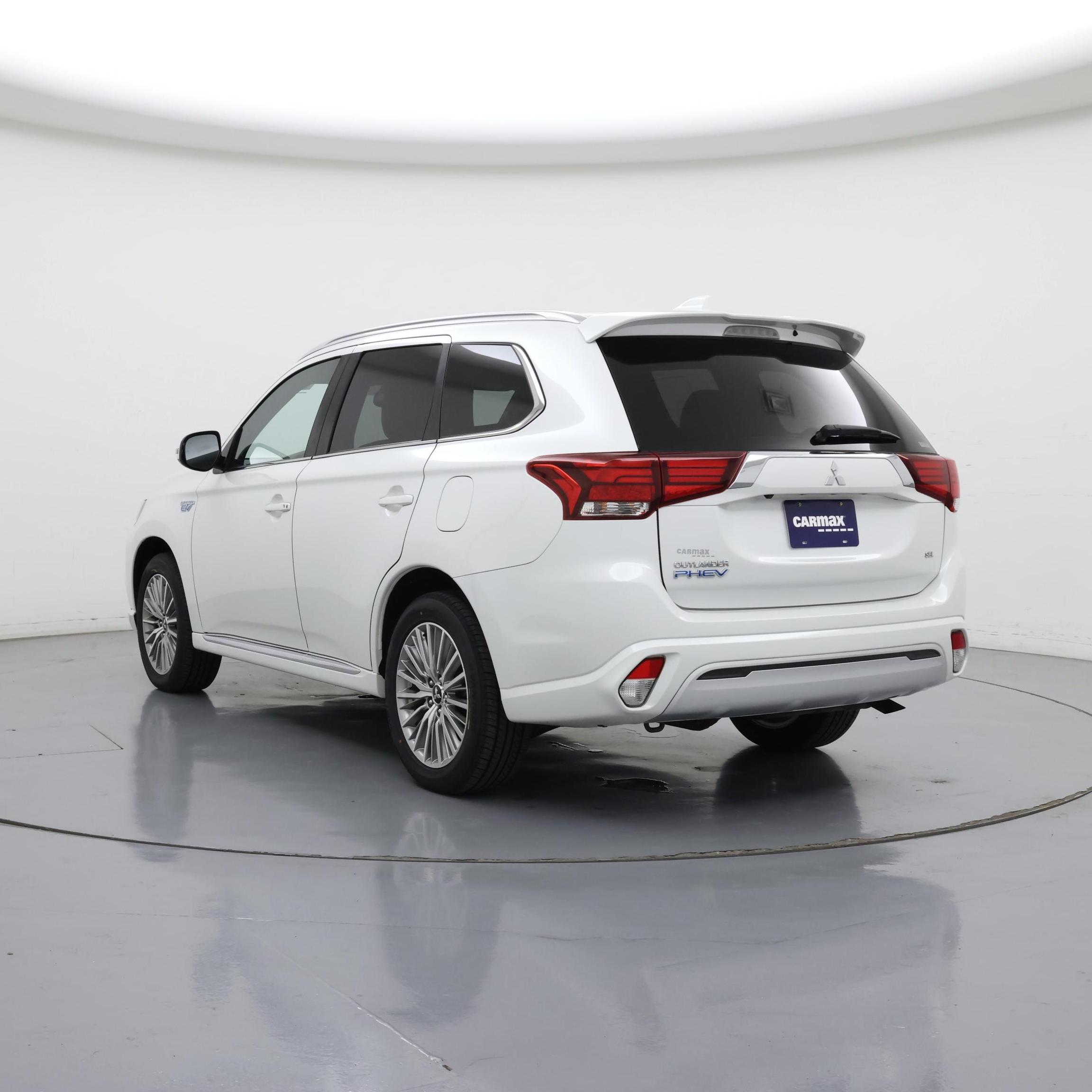 Thumbnail: 2020 Mitsubishi Outlander - 2