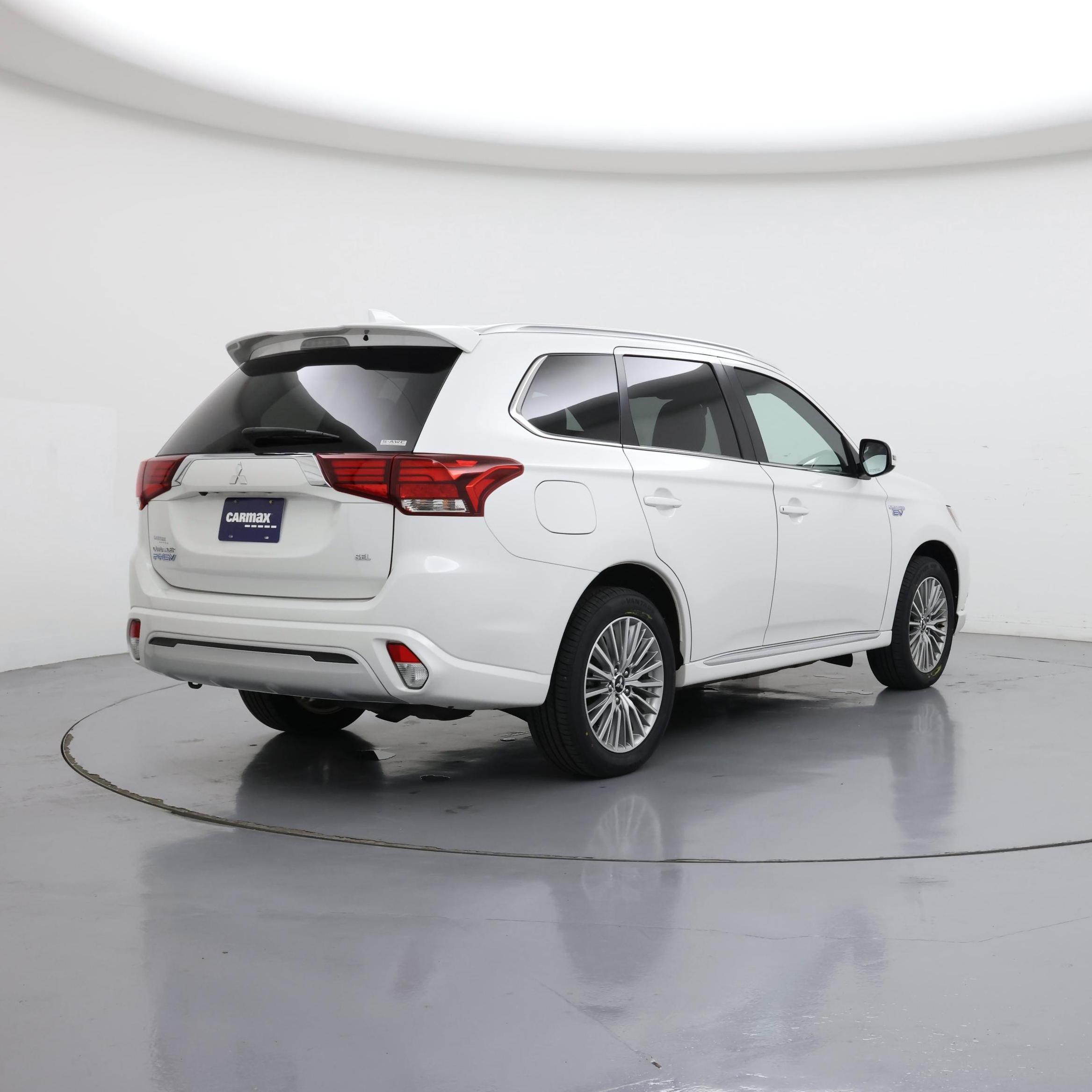 Thumbnail: 2020 Mitsubishi Outlander - 8
