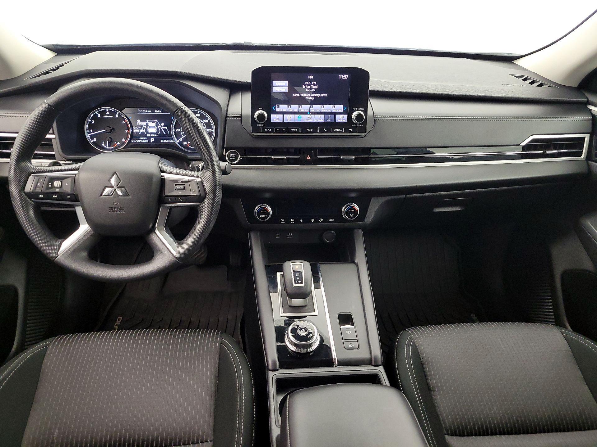 Thumbnail: 2022 Mitsubishi Outlander - 9