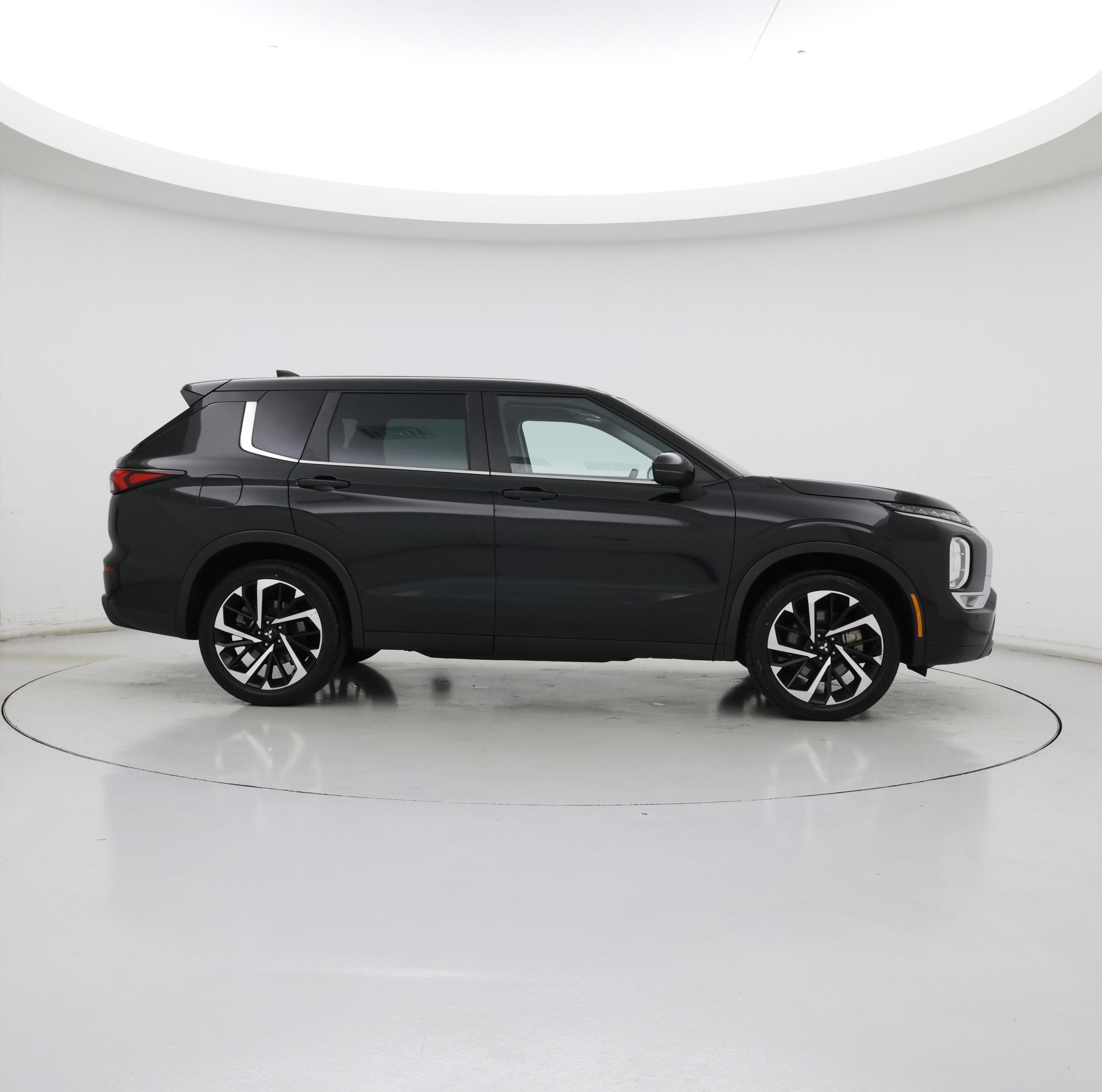 Thumbnail: 2022 Mitsubishi Outlander - 7