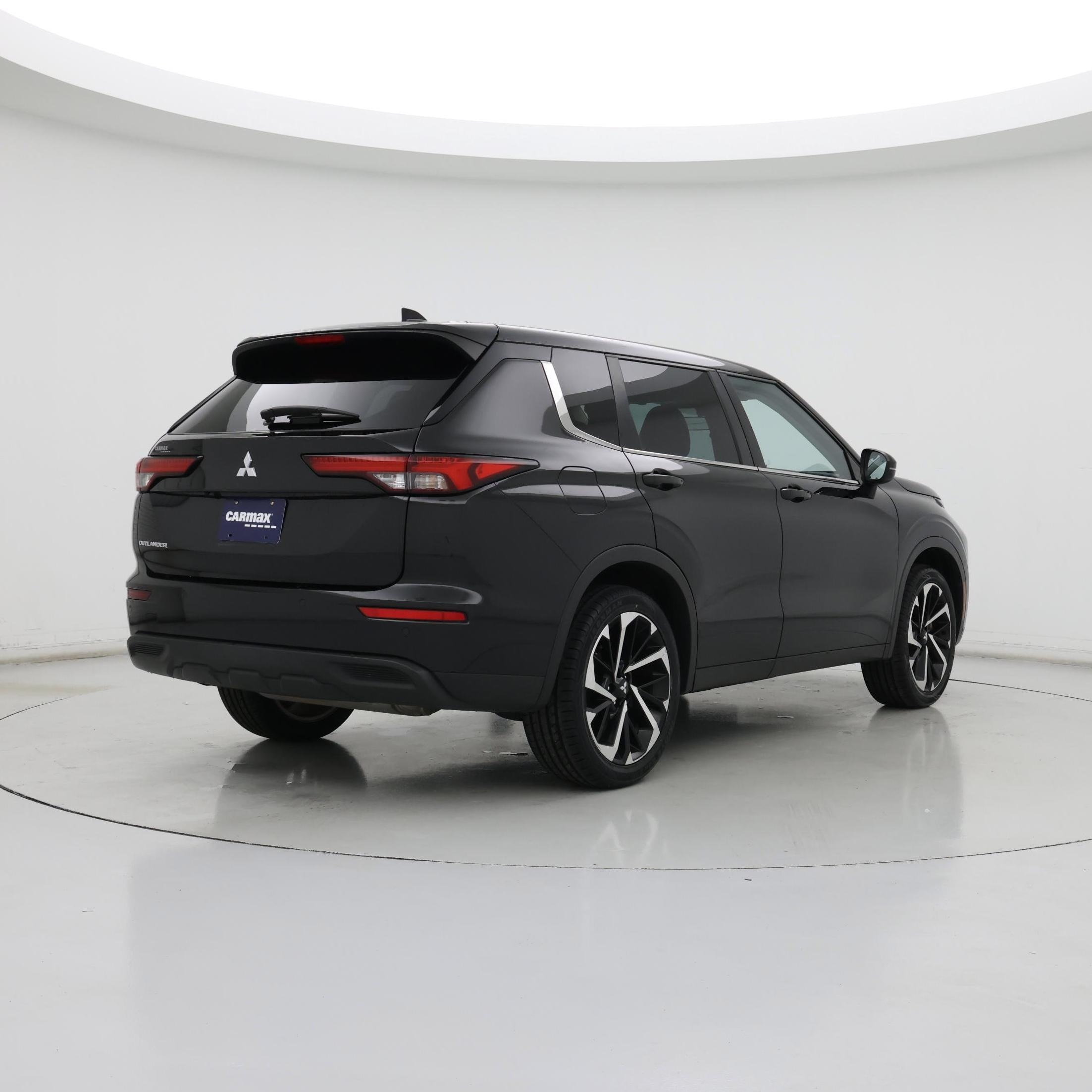 Thumbnail: 2022 Mitsubishi Outlander - 8