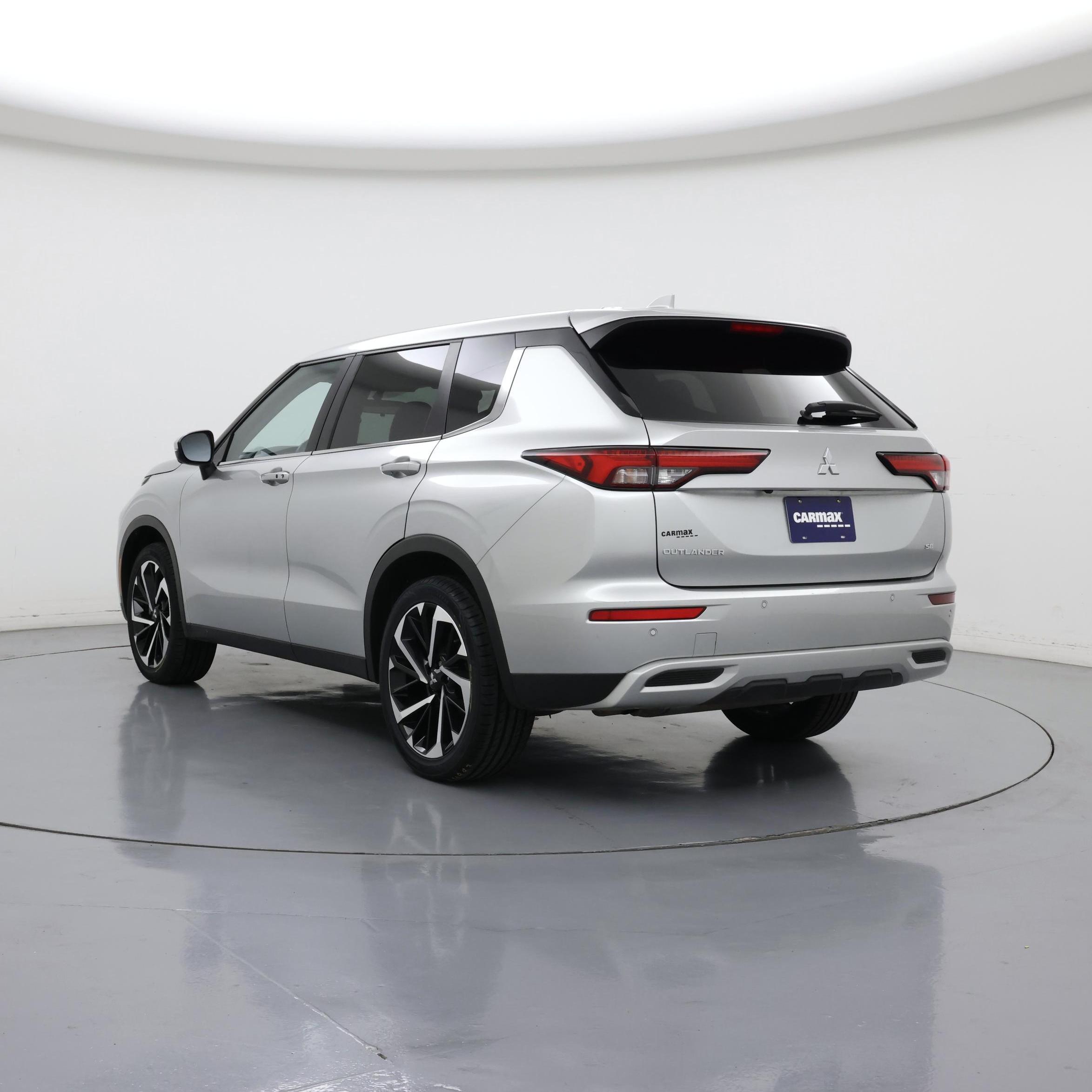 Thumbnail: 2022 Mitsubishi Outlander - 2