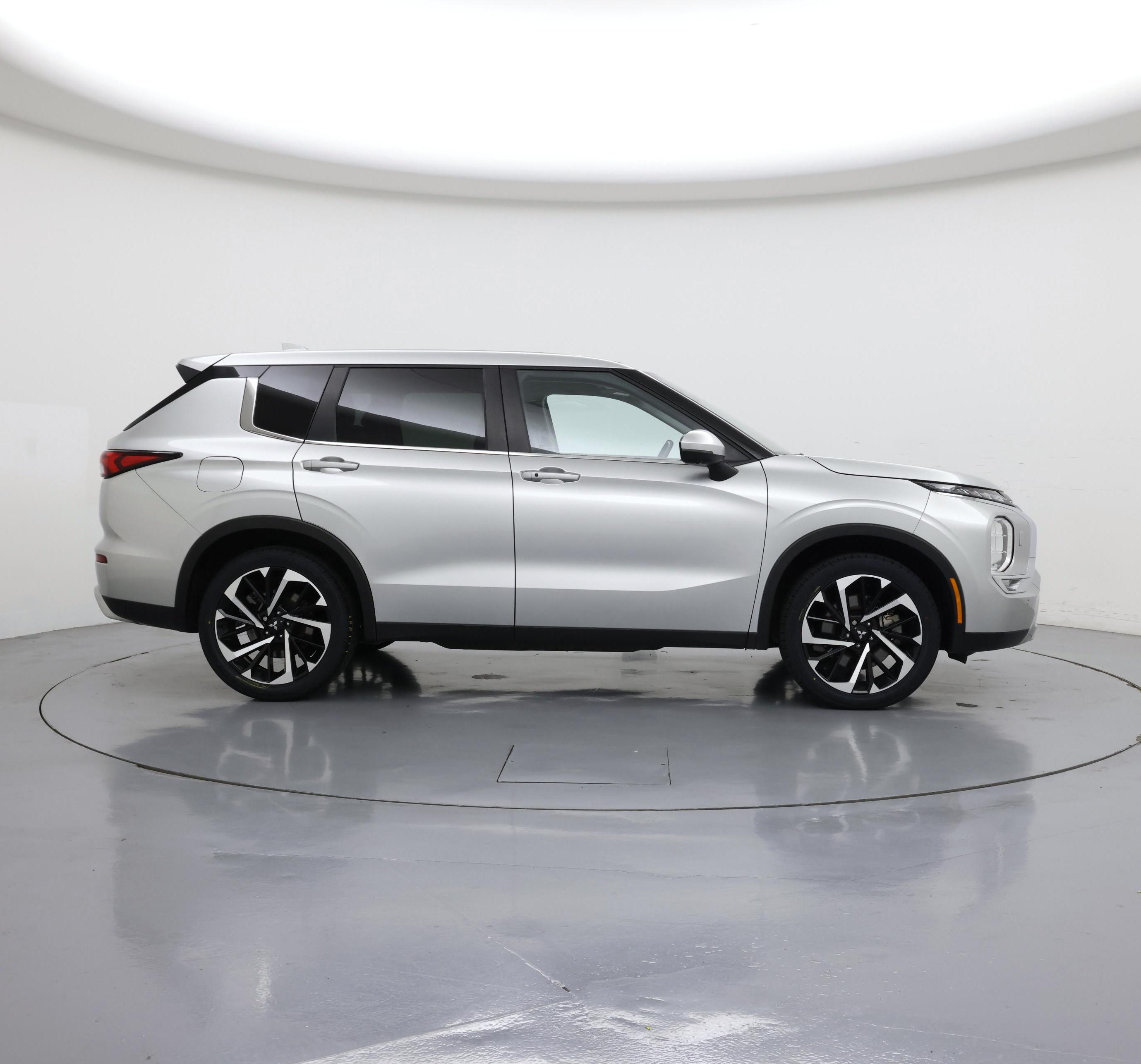 Thumbnail: 2022 Mitsubishi Outlander - 7