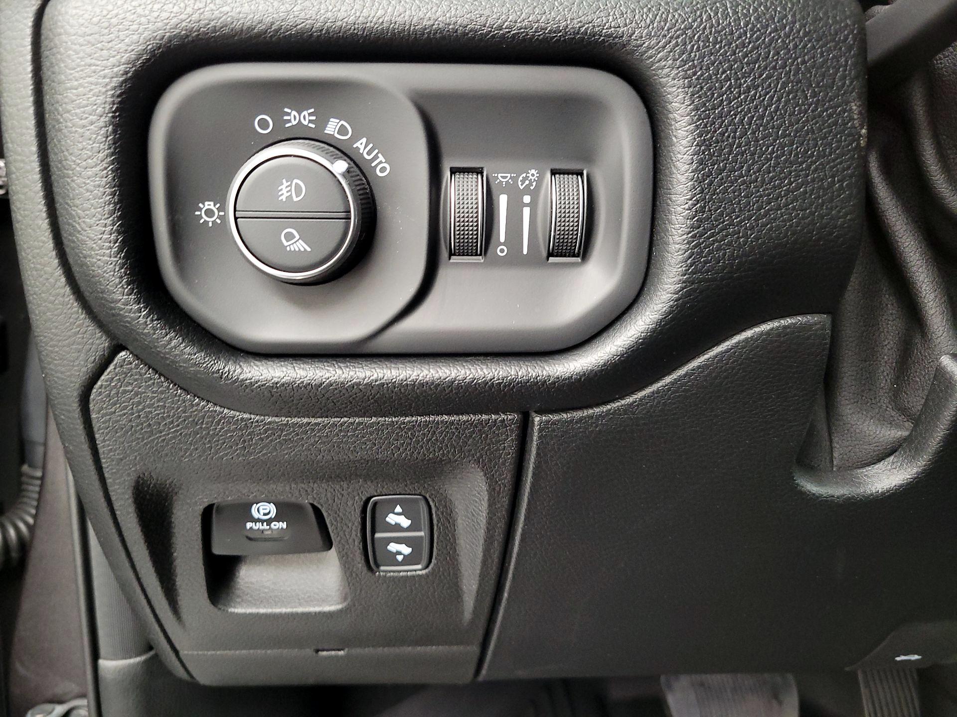 Thumbnail: 2021 RAM 1500 - 13