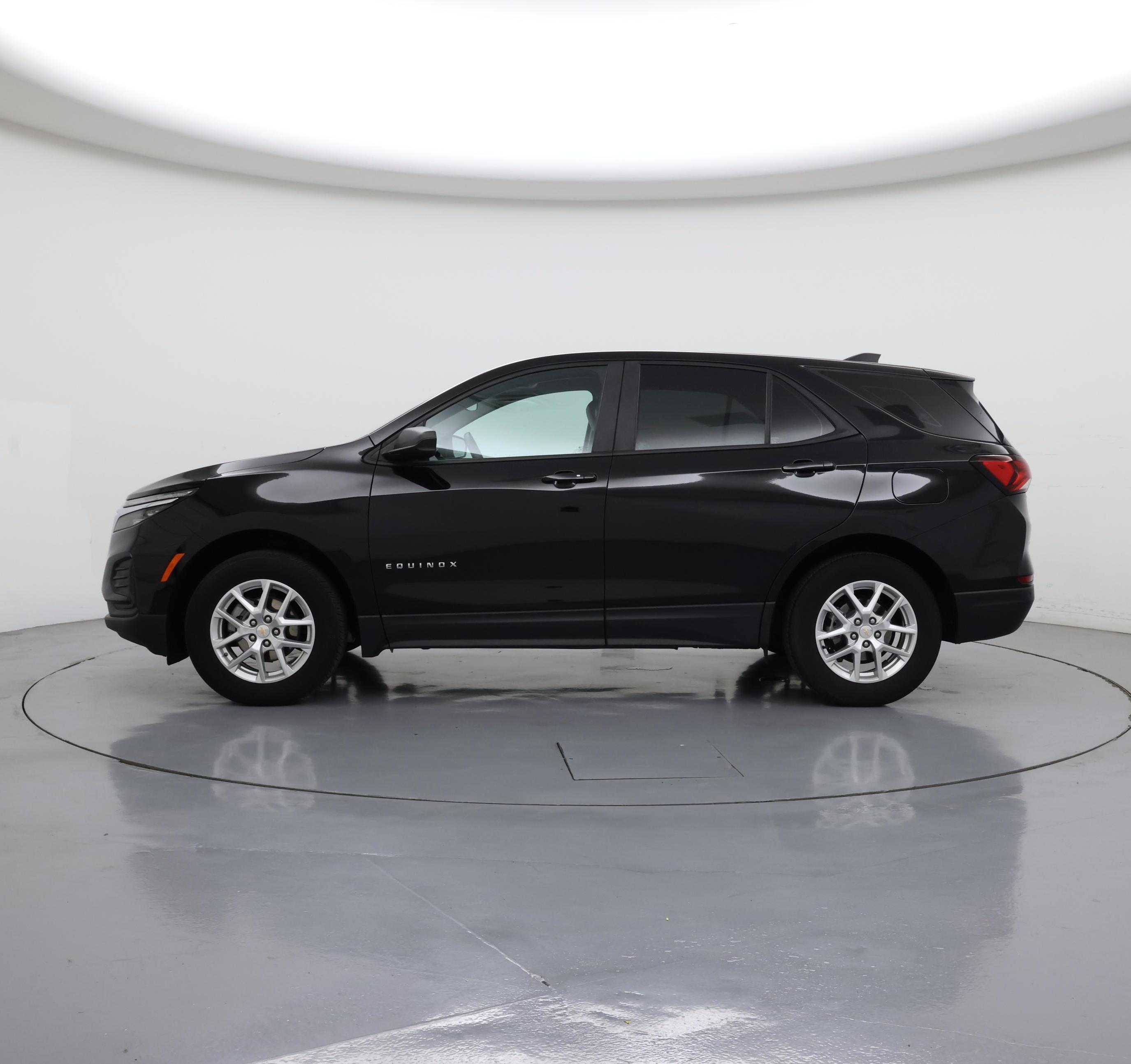Thumbnail: 2023 Chevrolet Equinox - 3