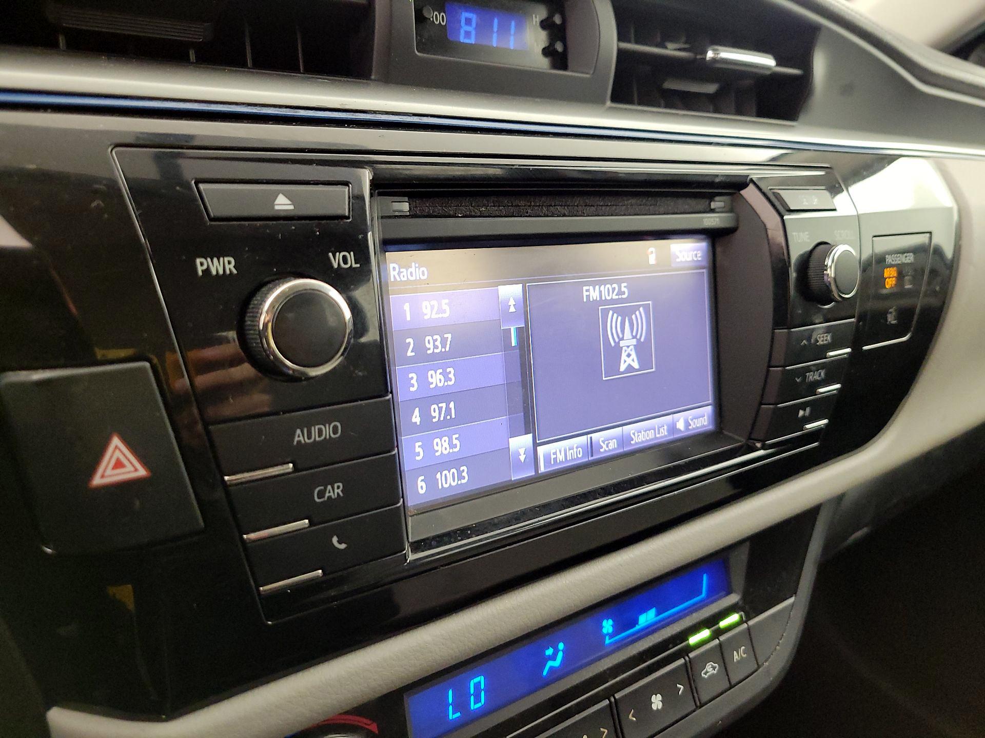 Thumbnail: 2016 Toyota Corolla - 15