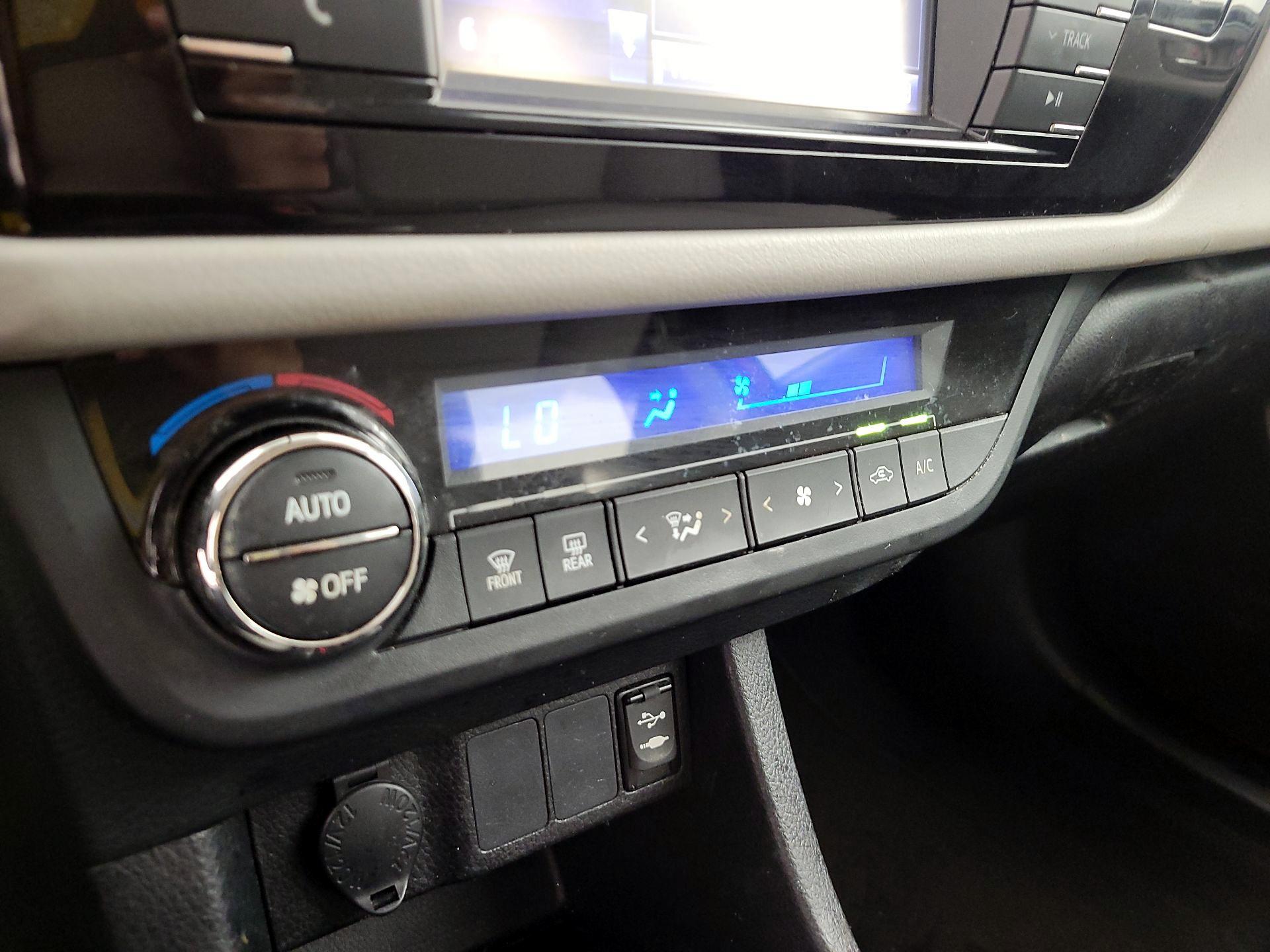 Thumbnail: 2016 Toyota Corolla - 16