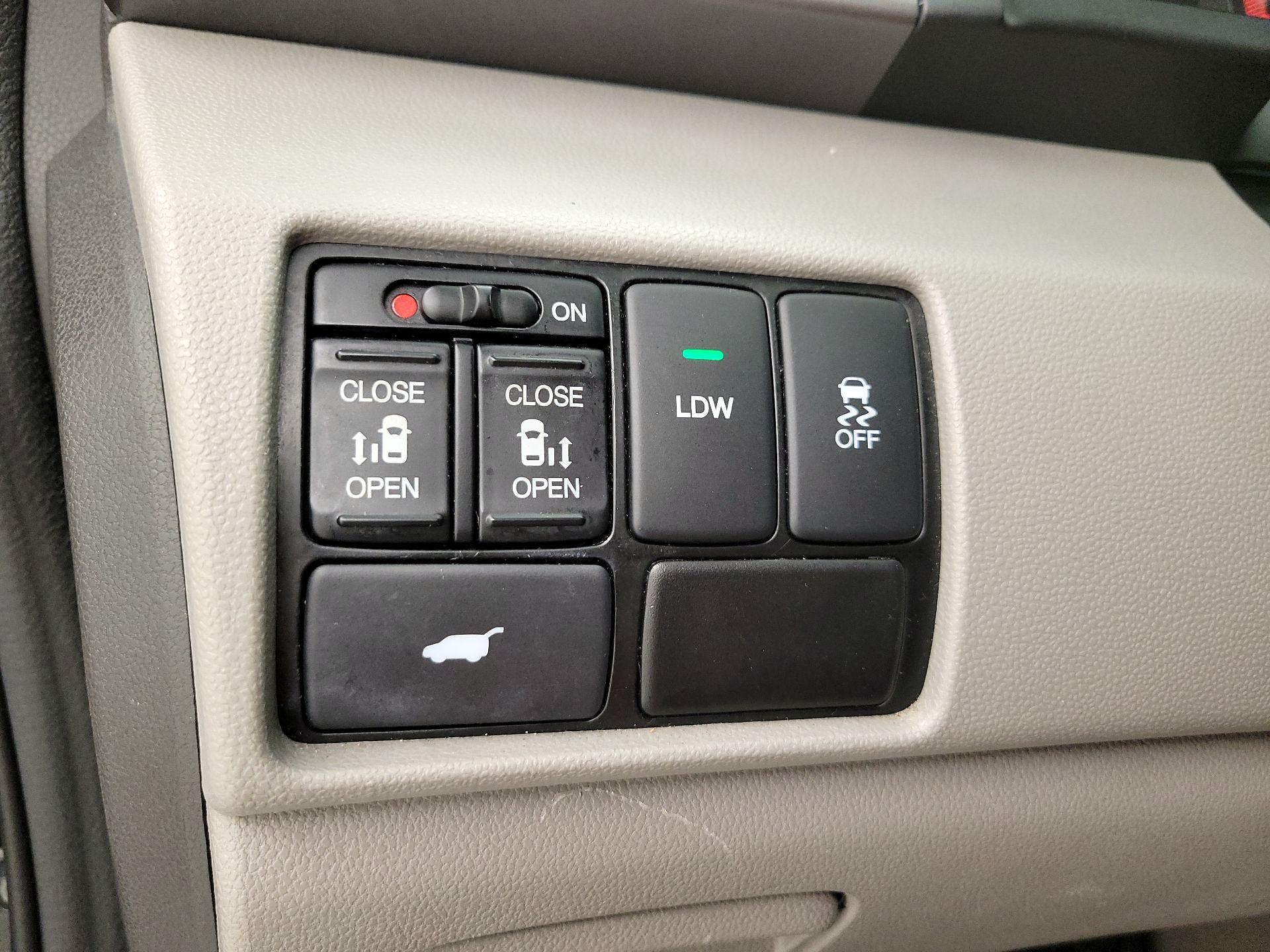 Thumbnail: 2014 Honda Odyssey - 13