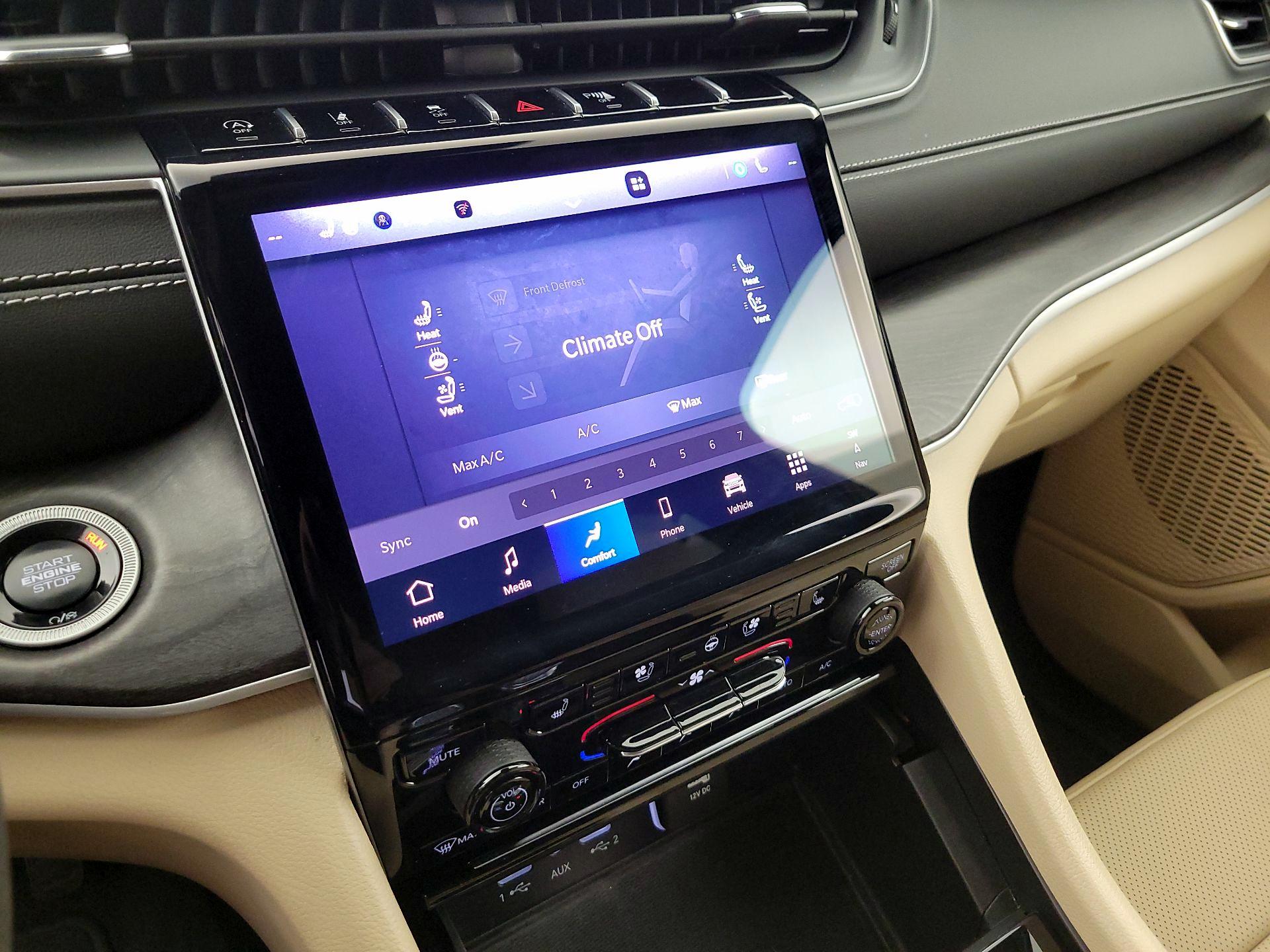 Thumbnail: 2024 Jeep Grand Cherokee - 17