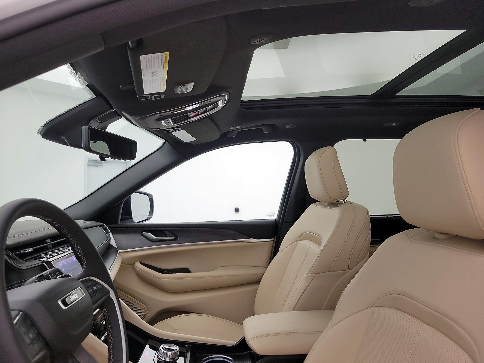 Thumbnail: 2024 Jeep Grand Cherokee - 20