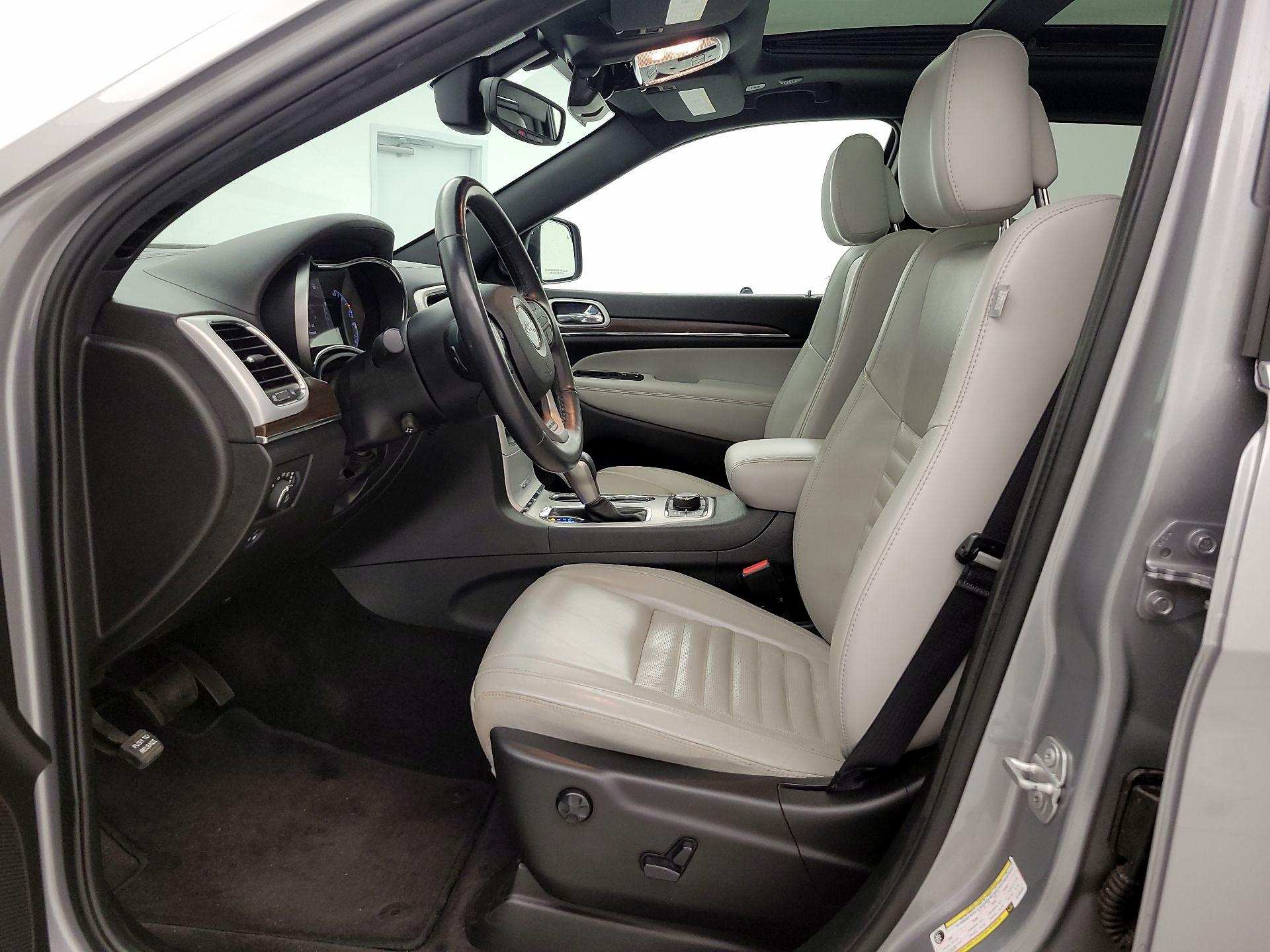 Thumbnail: 2018 Jeep Grand Cherokee - 11