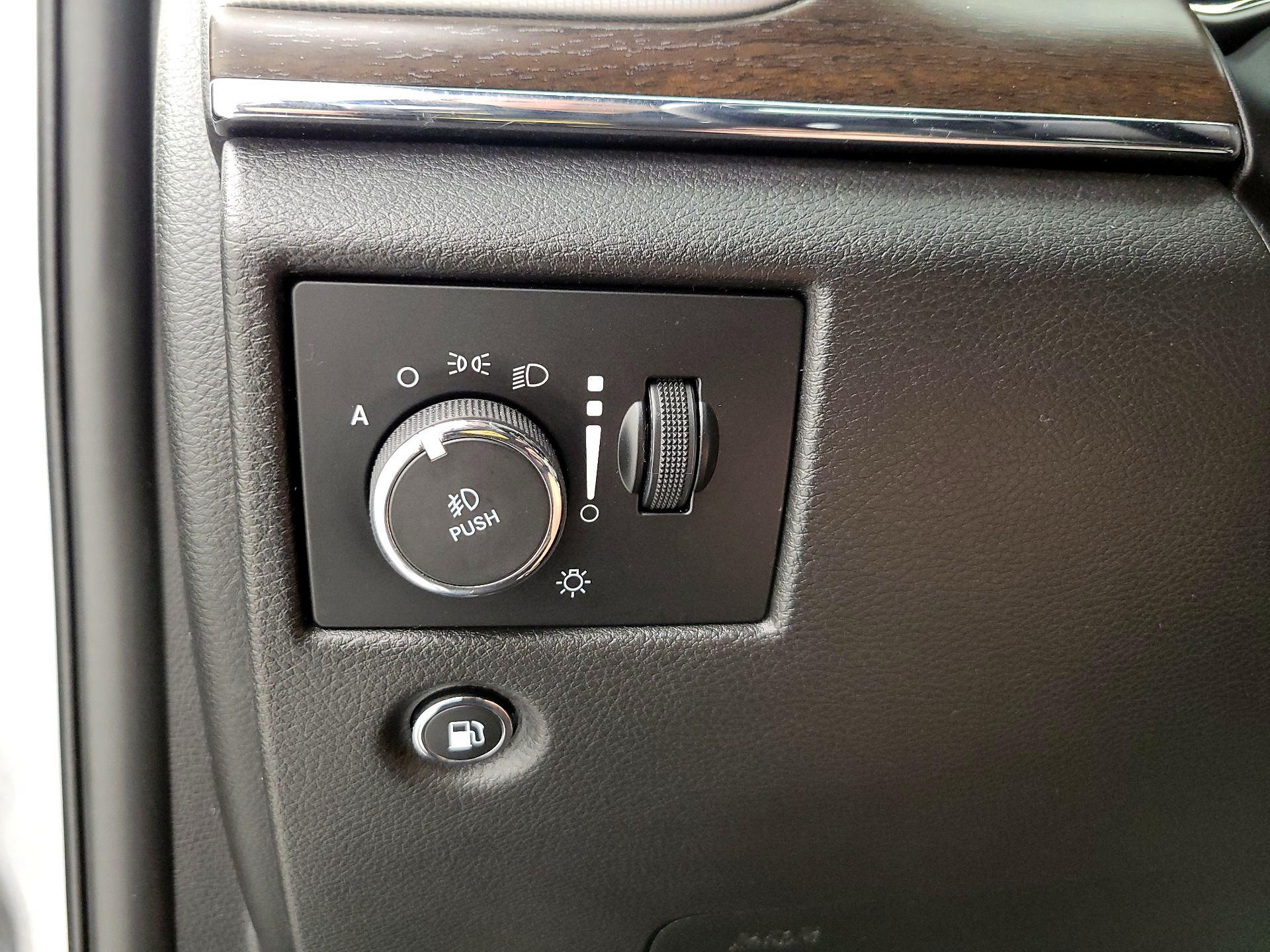 Thumbnail: 2018 Jeep Grand Cherokee - 13