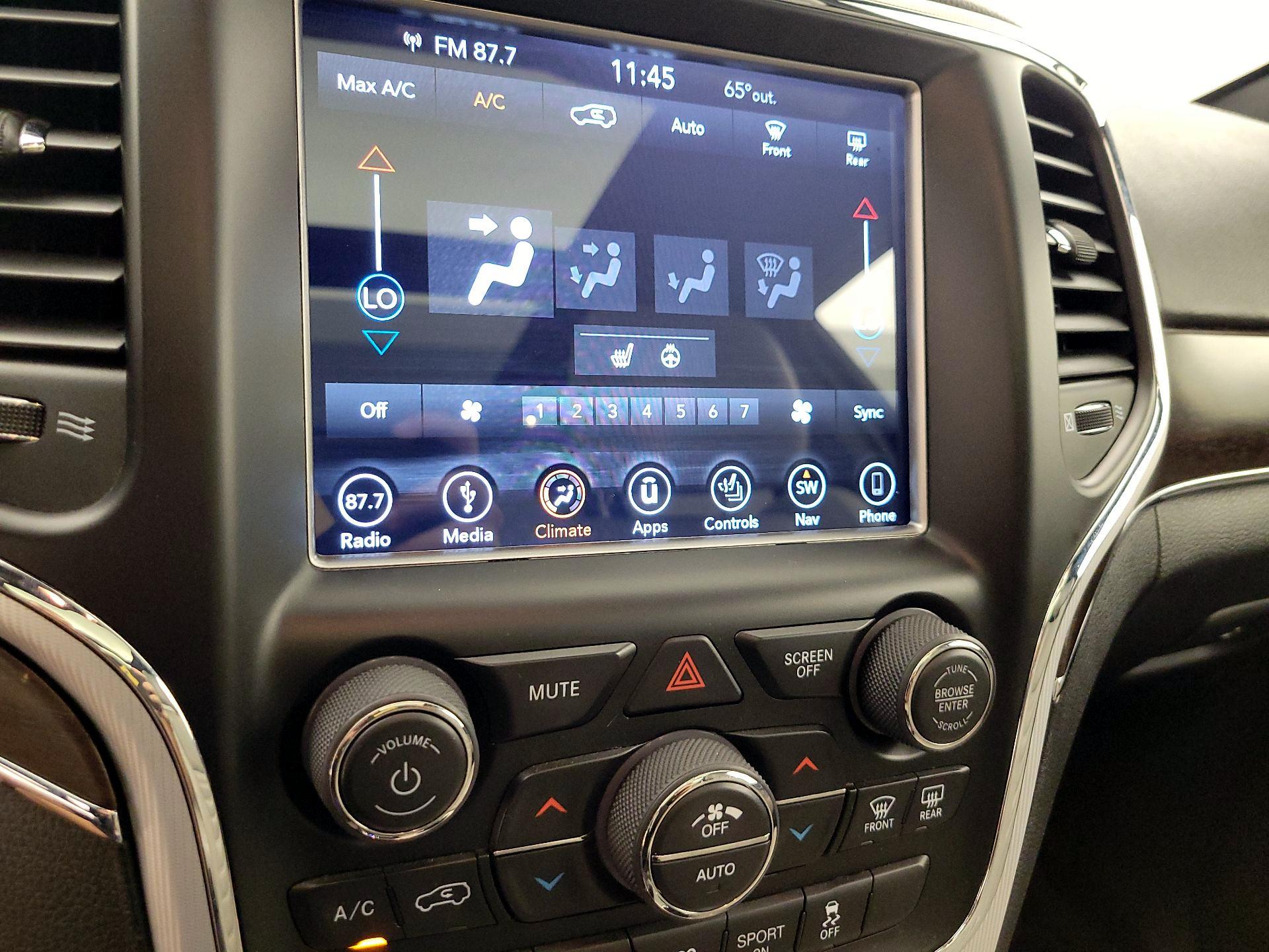 Thumbnail: 2018 Jeep Grand Cherokee - 17