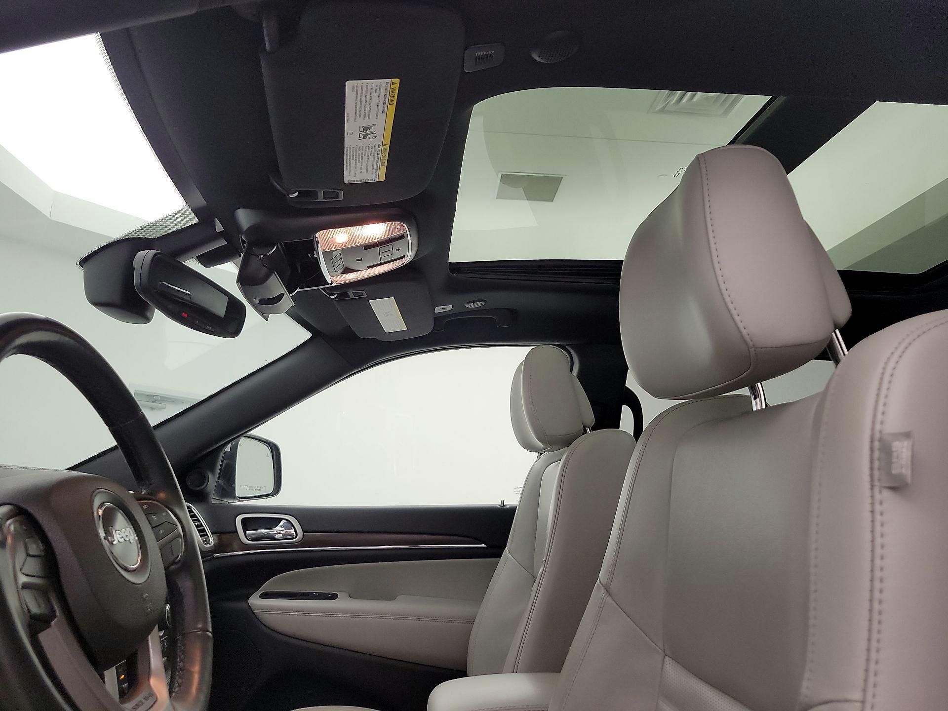 Thumbnail: 2018 Jeep Grand Cherokee - 20