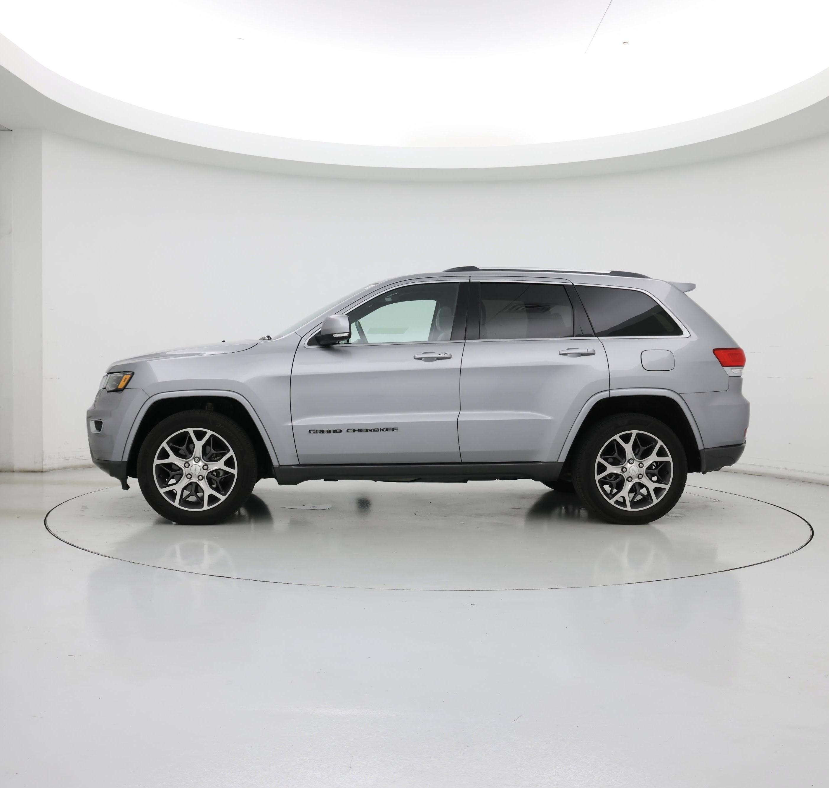 Thumbnail: 2018 Jeep Grand Cherokee - 3