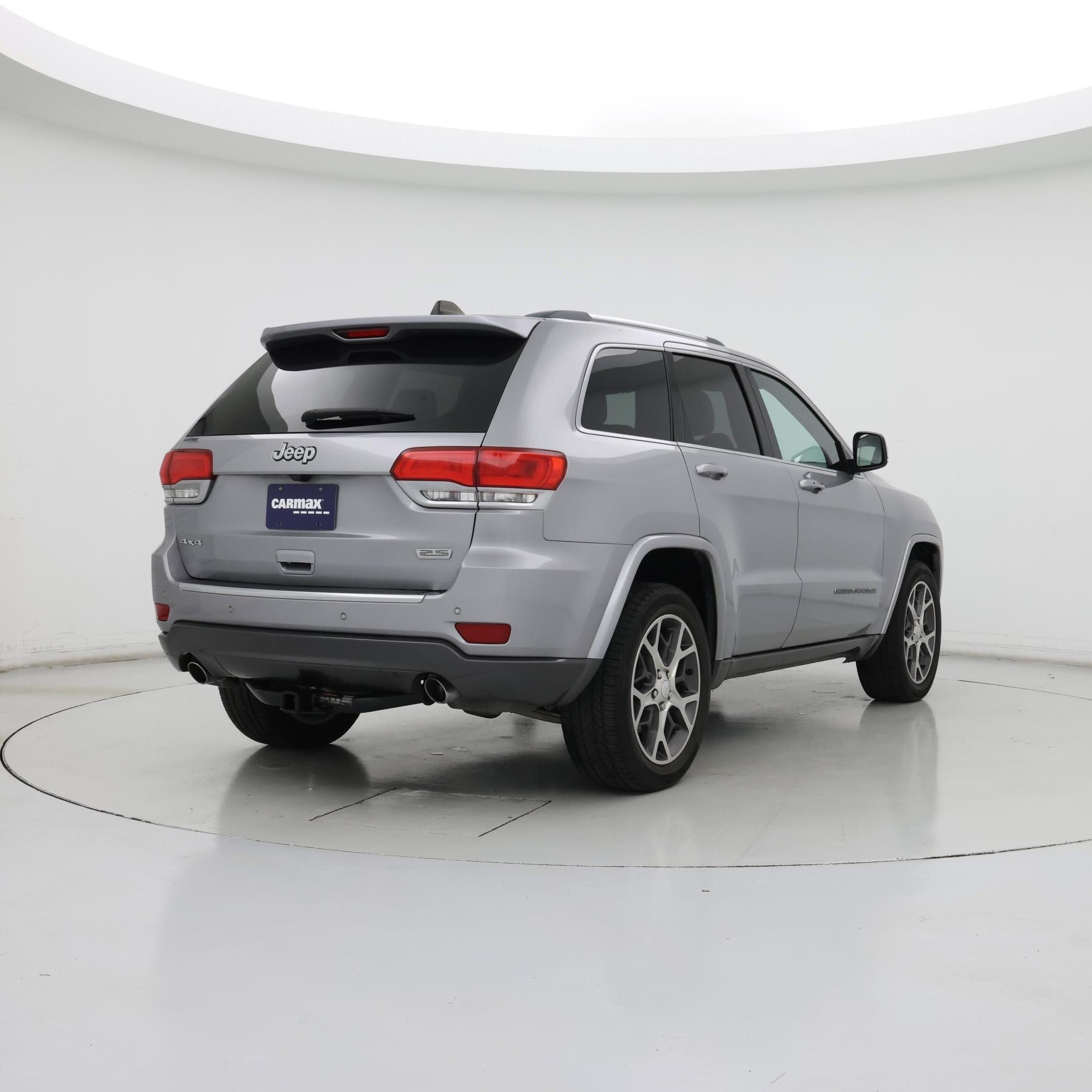 Thumbnail: 2018 Jeep Grand Cherokee - 8