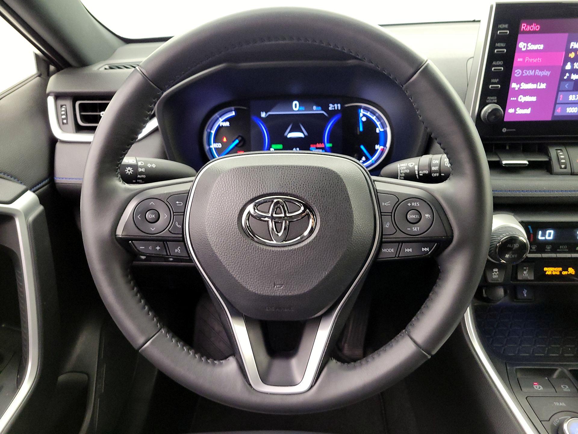 Thumbnail: 2022 Toyota RAV4 - 10