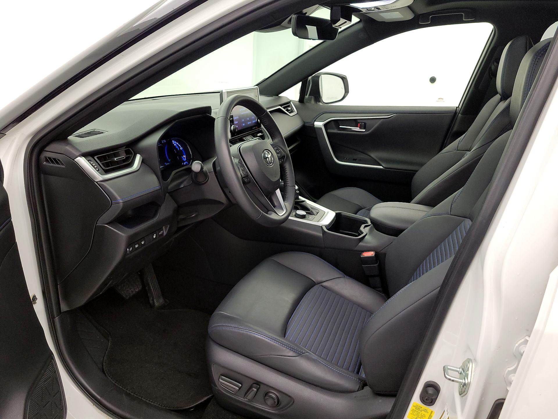 Thumbnail: 2022 Toyota RAV4 - 11