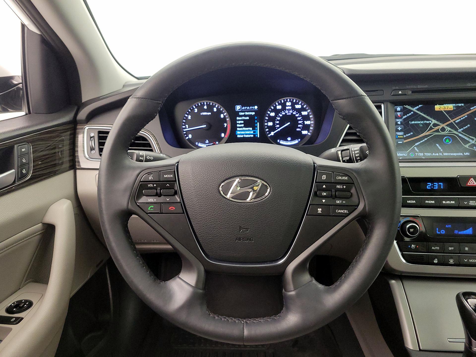 Thumbnail: 2015 Hyundai Sonata - 10