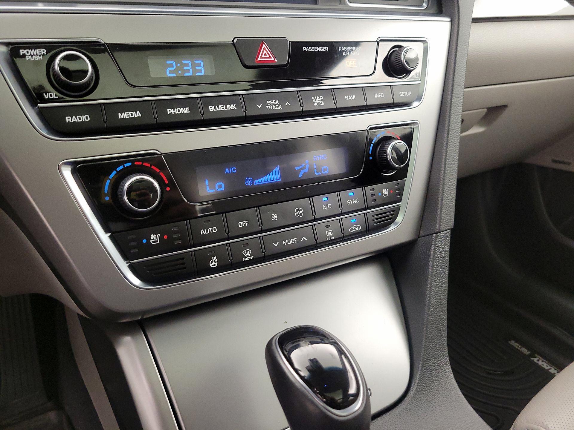 Thumbnail: 2015 Hyundai Sonata - 17